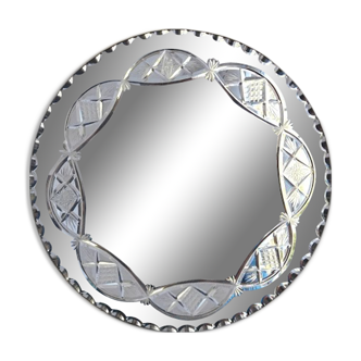Bevelled mirror