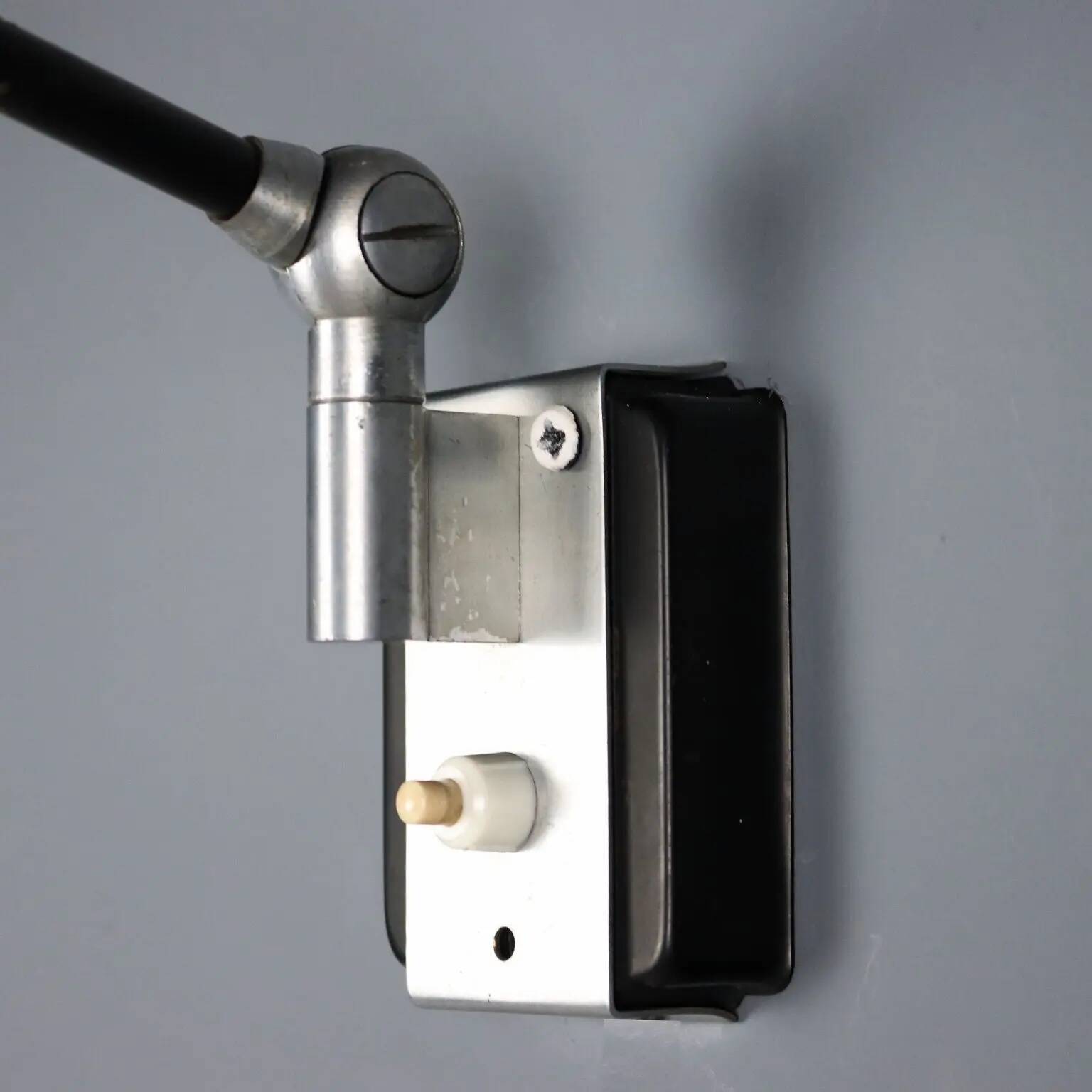 Paire d'appliques murales en aluminium style Stilnovo, années 1960