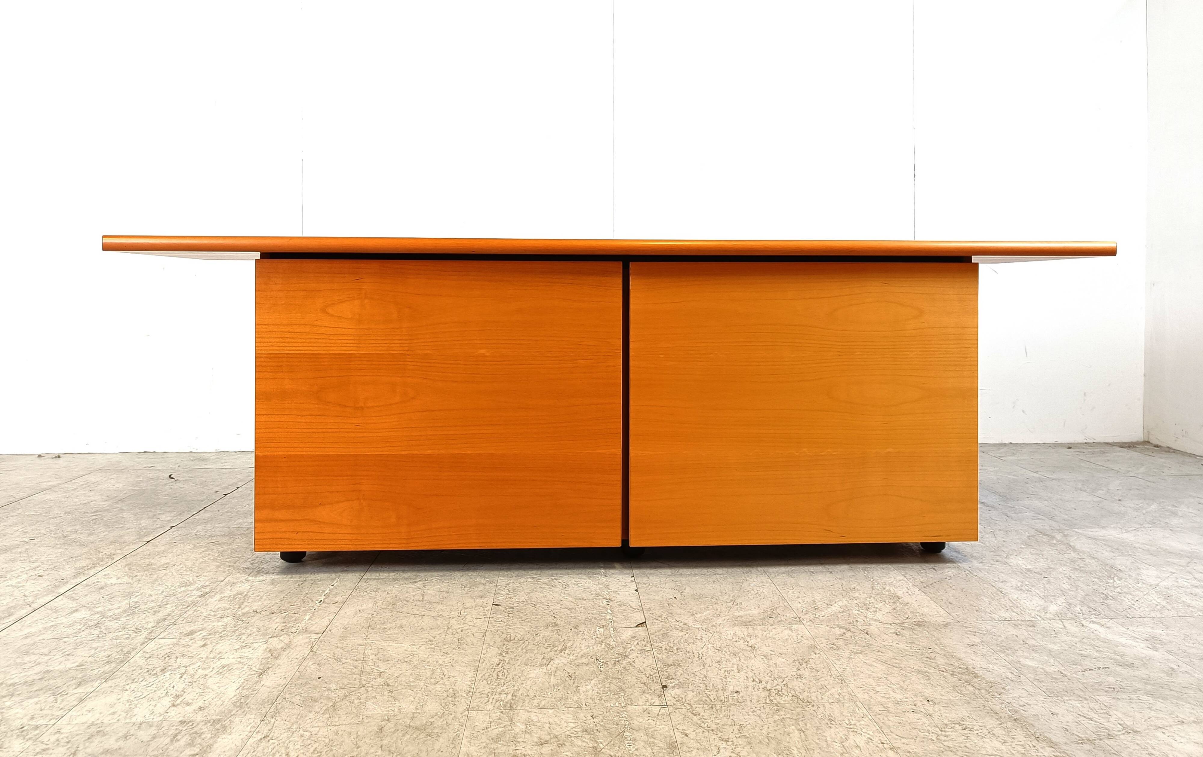 Buffet italien en bois à portes coulissantes, années 1990