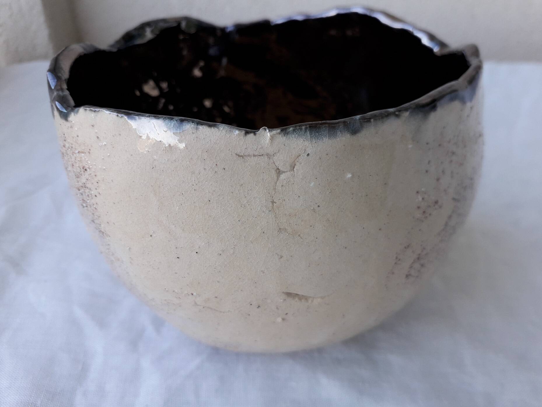 Ceramic pocket emptier