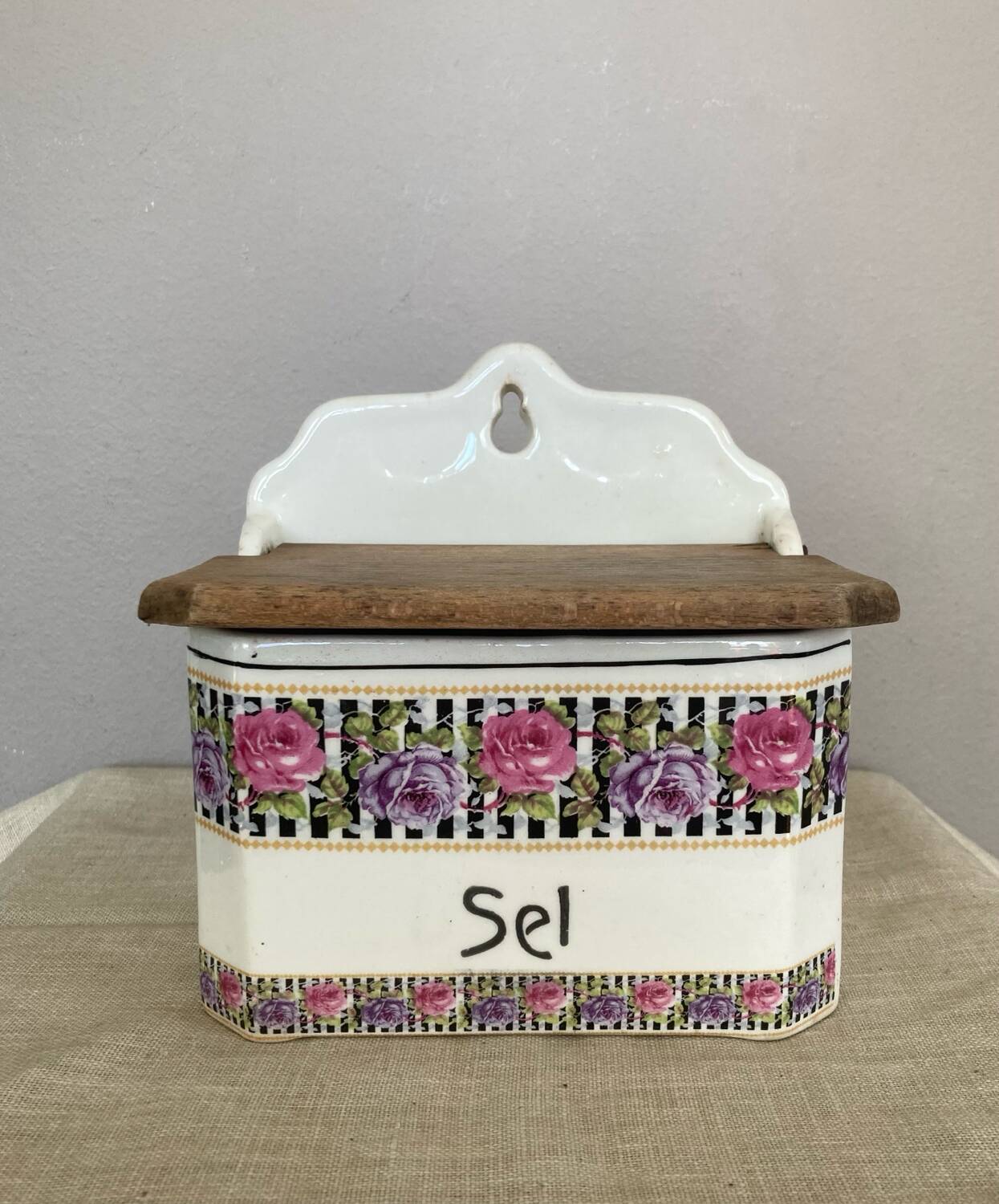 Earthenware salt cellar with rose decoration, made in Czechoslovakia, early 20th century