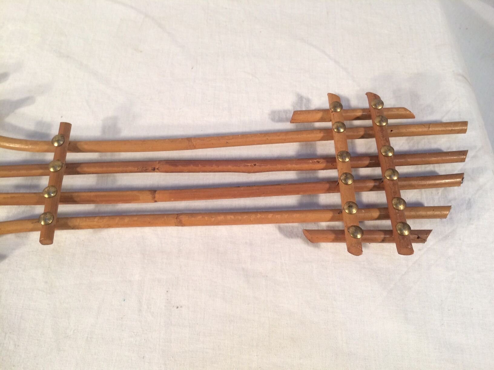 Mirror vintage rattan guitar - 70s - 76x37cm