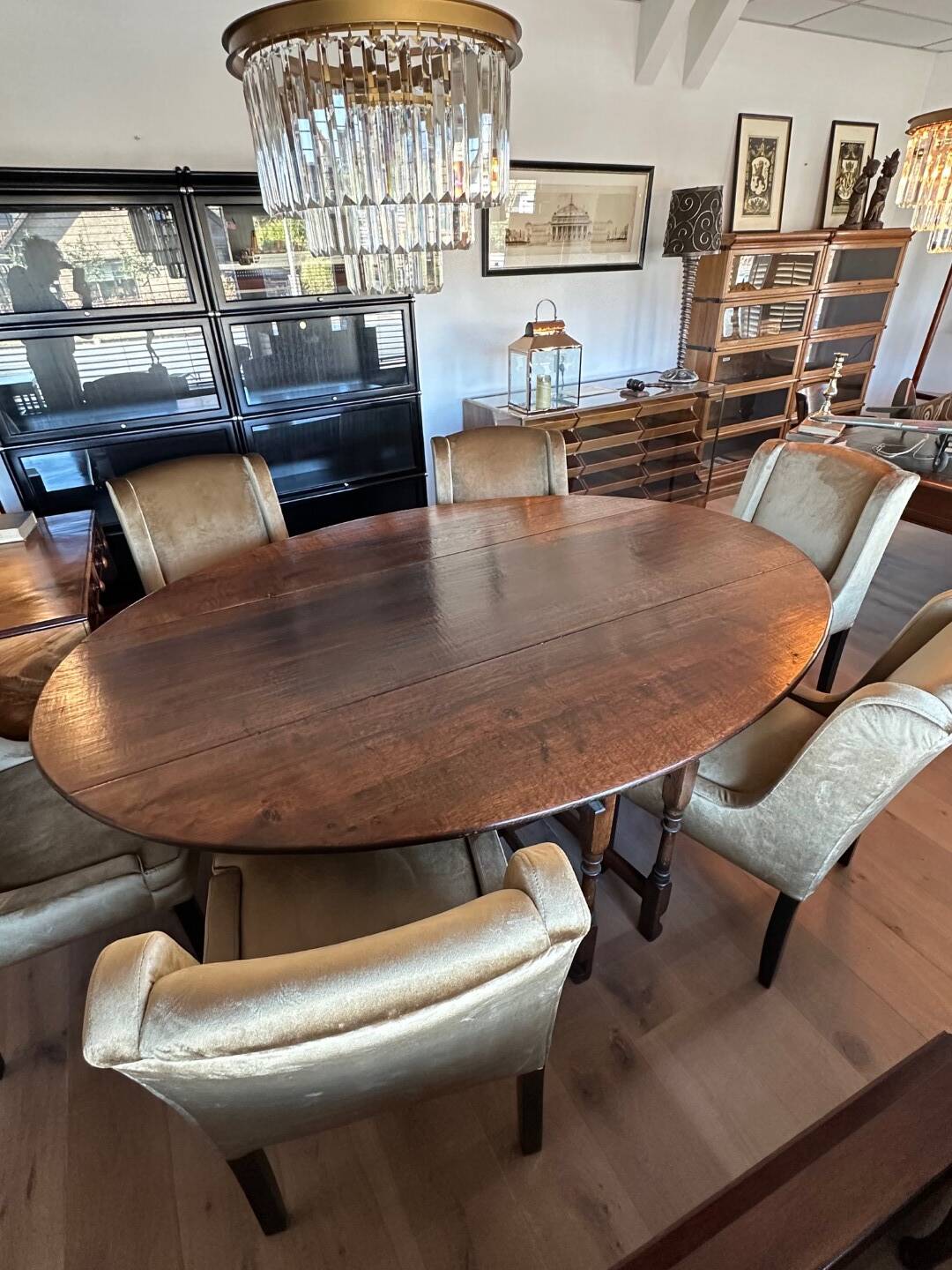 Grande table à abattants