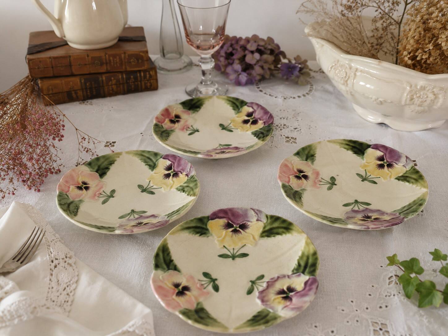 4 barbotine plates with pansies H. Boulenger Choisy-le-Roi