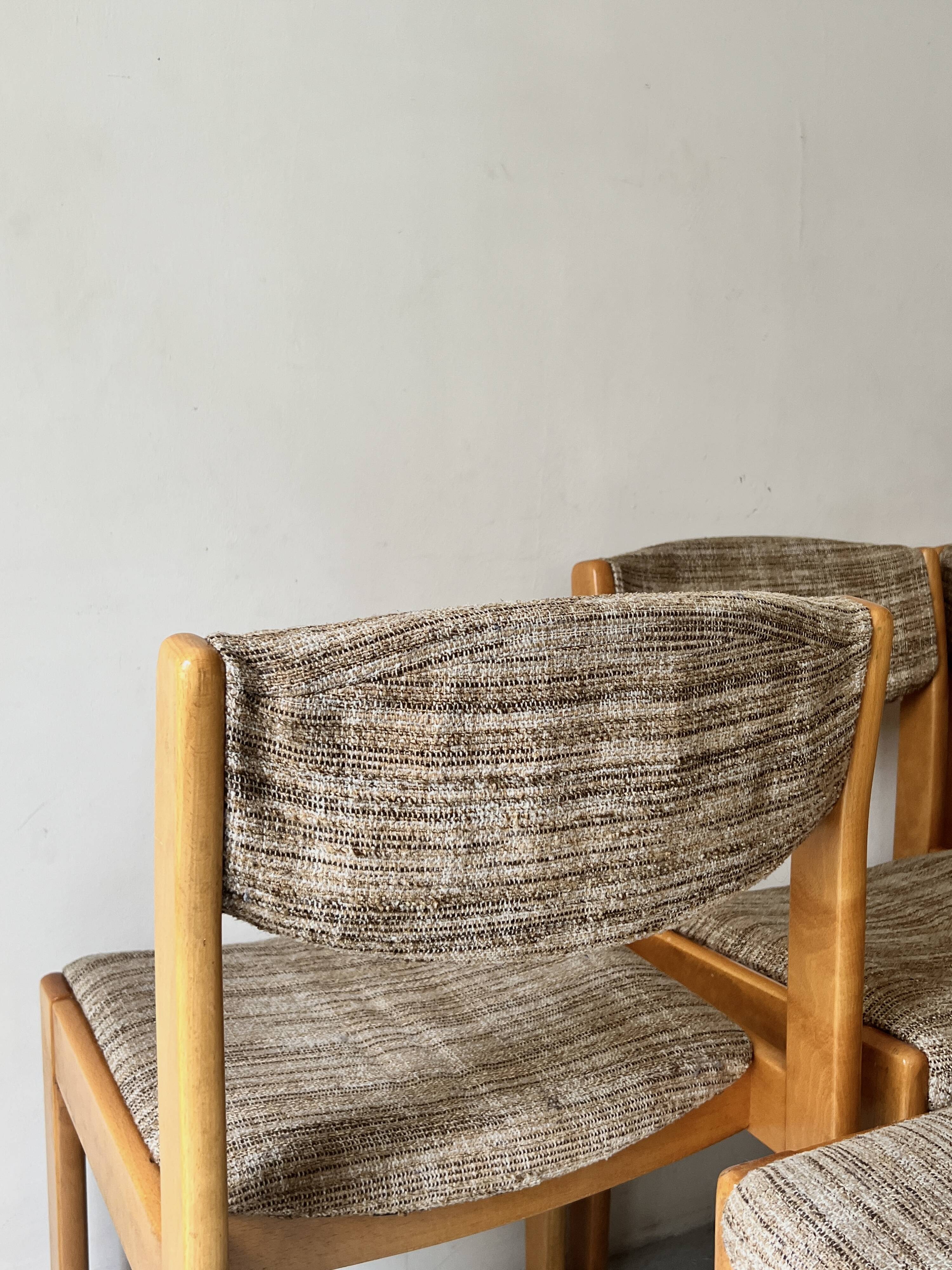 Set of 6 mid-century chairs in honey wood and tweed, 1970 design by dlg Regain.