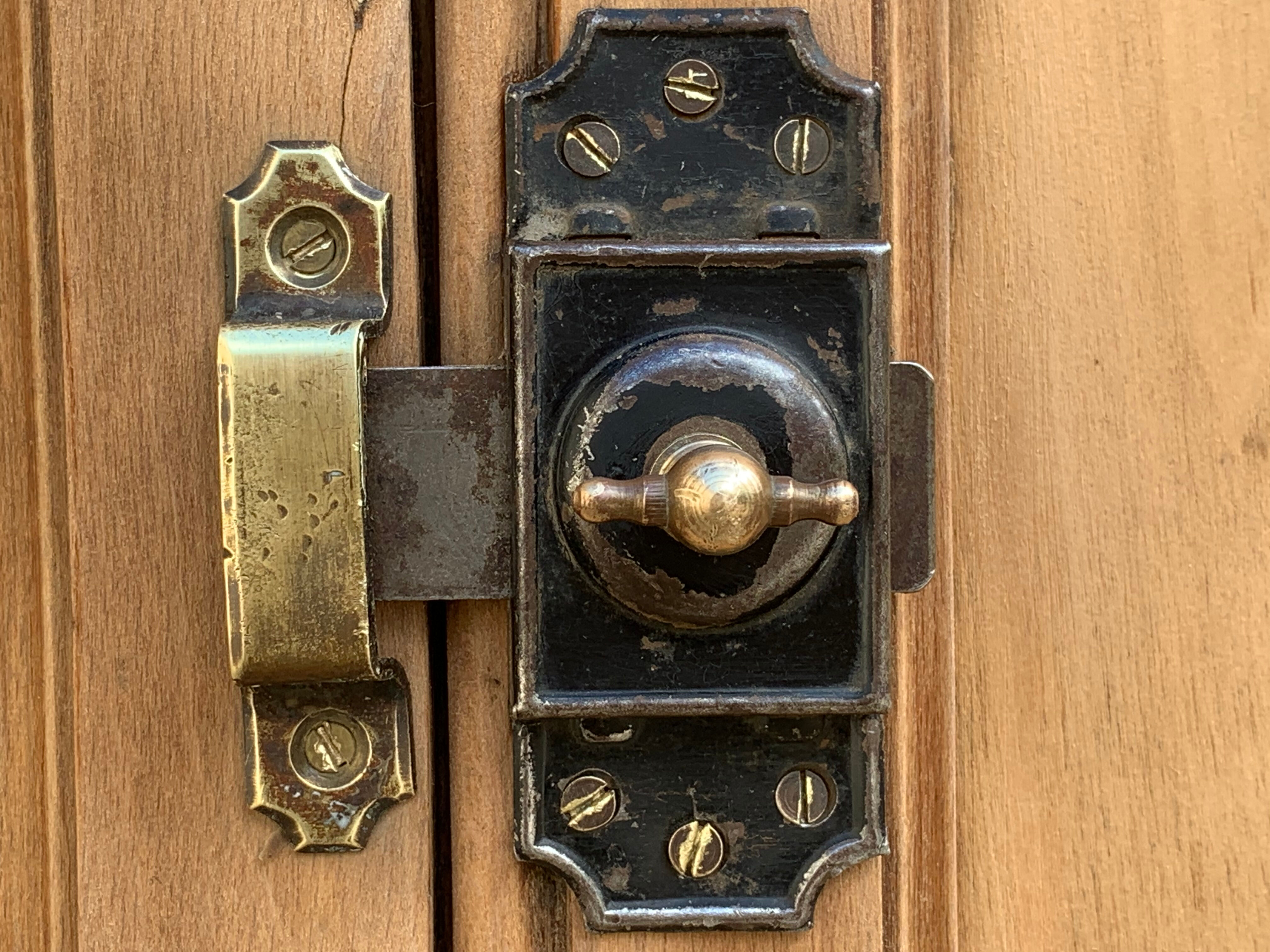 Parisian buffet glazed raw wood