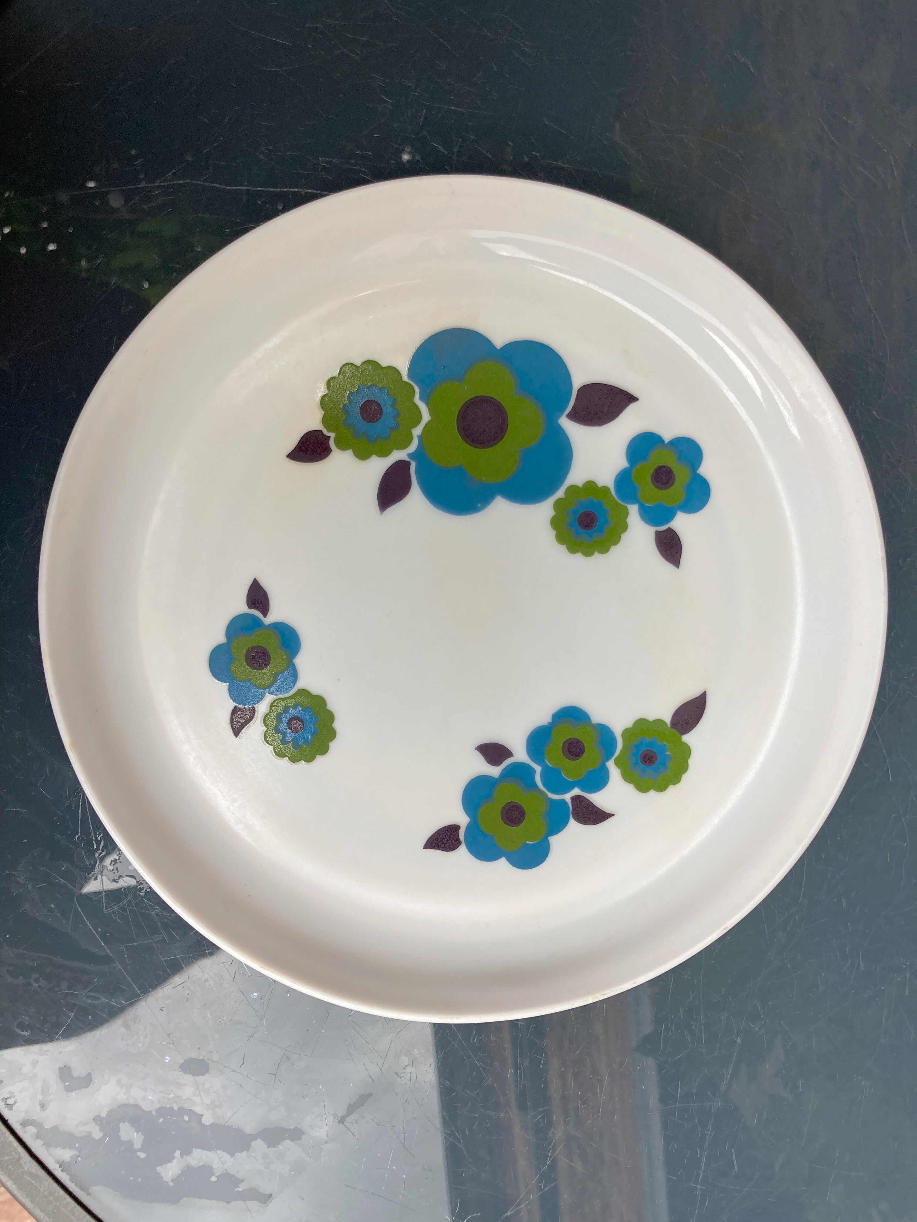 Lotus arcopal 4 vintage plates