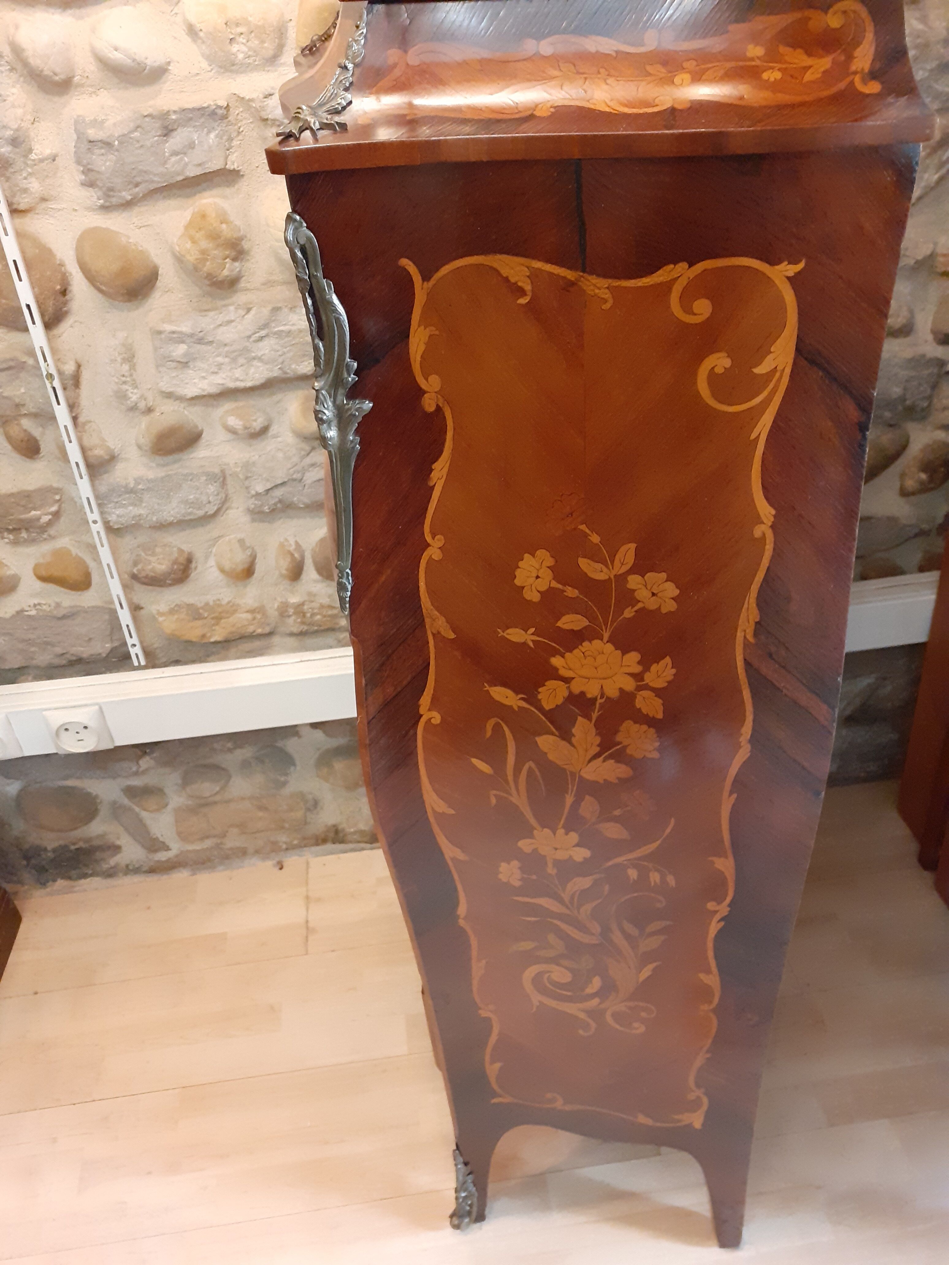 Louis XV-style lady secretary, in rosewood veneer flower decoration.