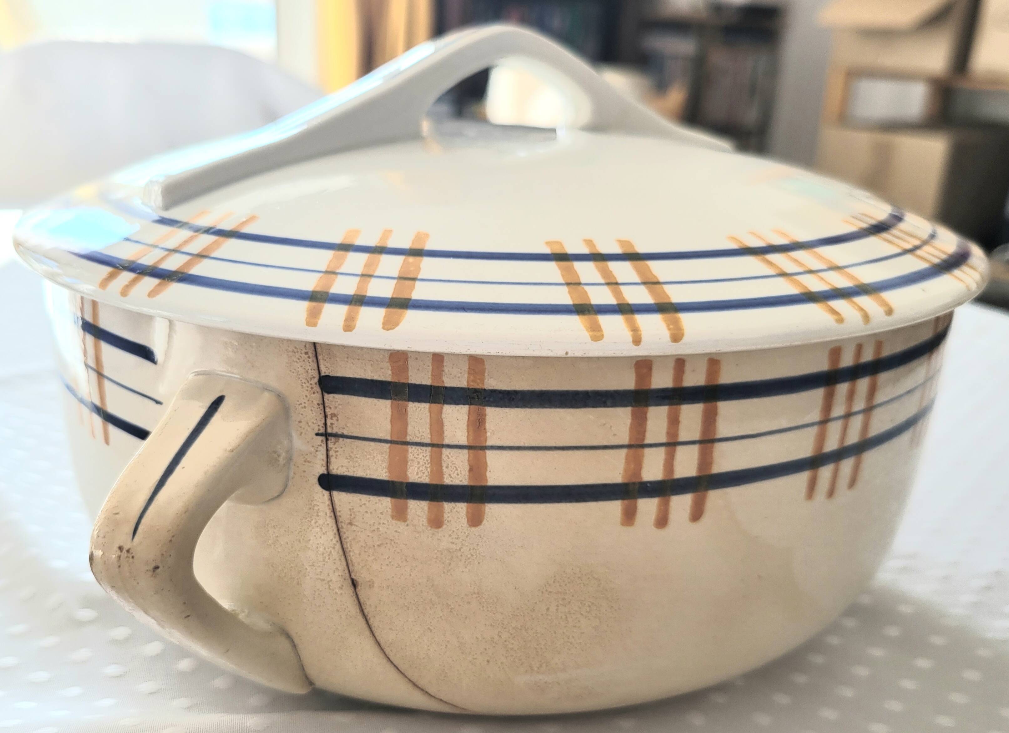 Soup tureen with lid Model Poitou from Sarreguemines