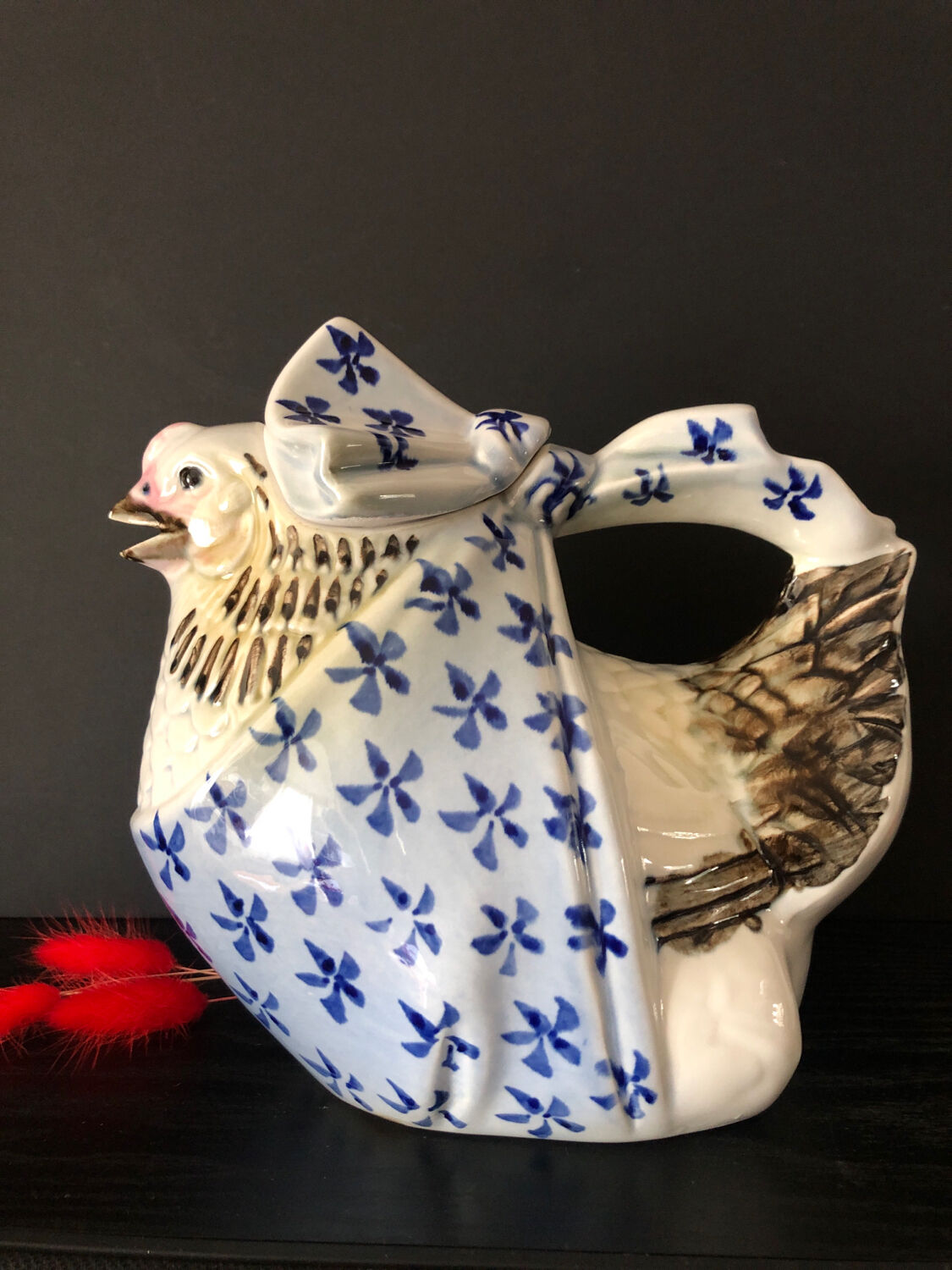 Teapot earthenware decoration vintage hen