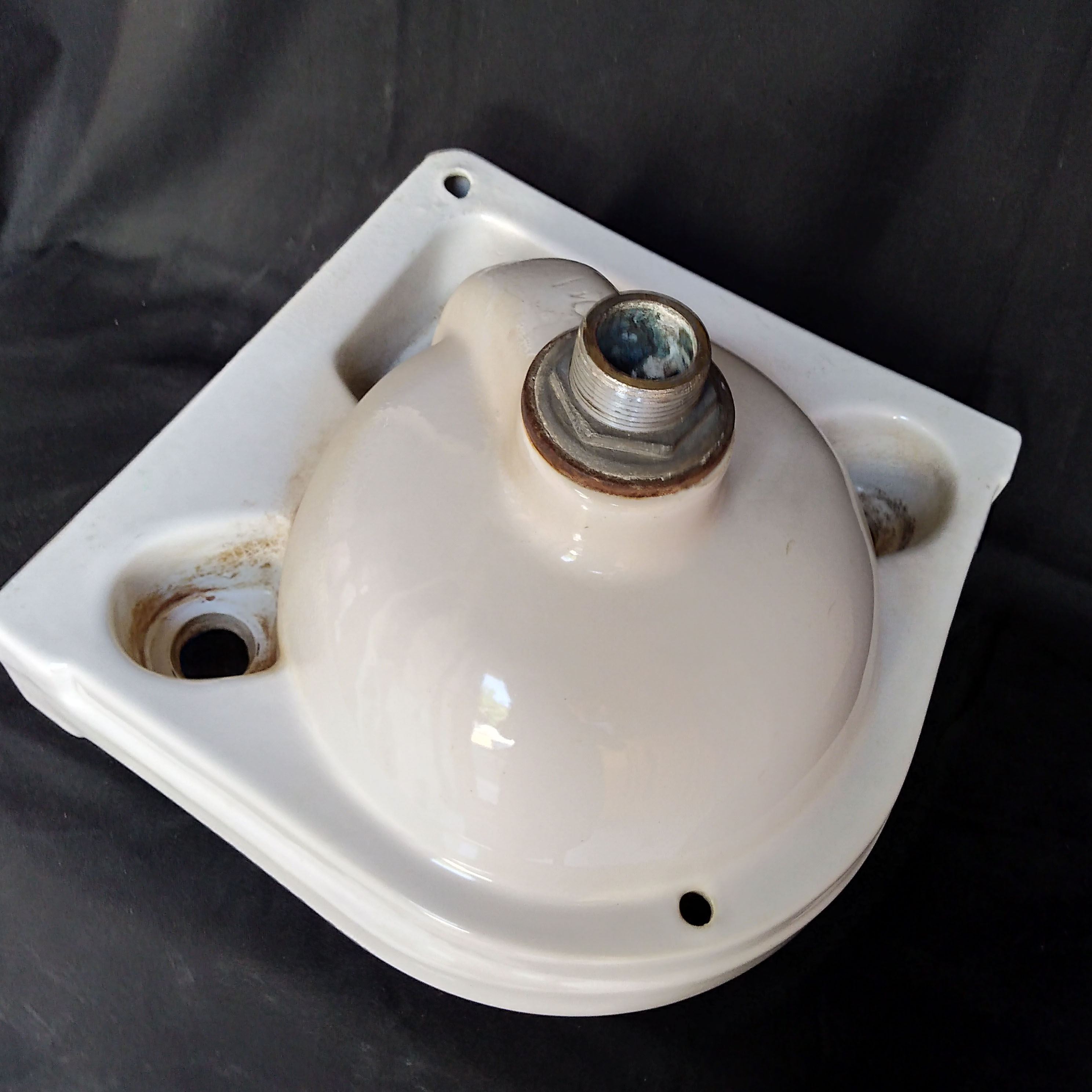 Villeroy and Boch art deco corner sink