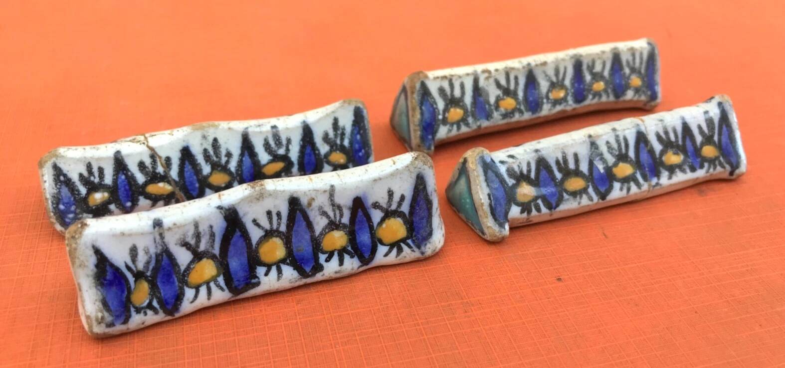 1920-1940 4 Knife holders Glazed ceramic from Nabeul, Tunisia