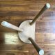 Tabouret tripode en bois