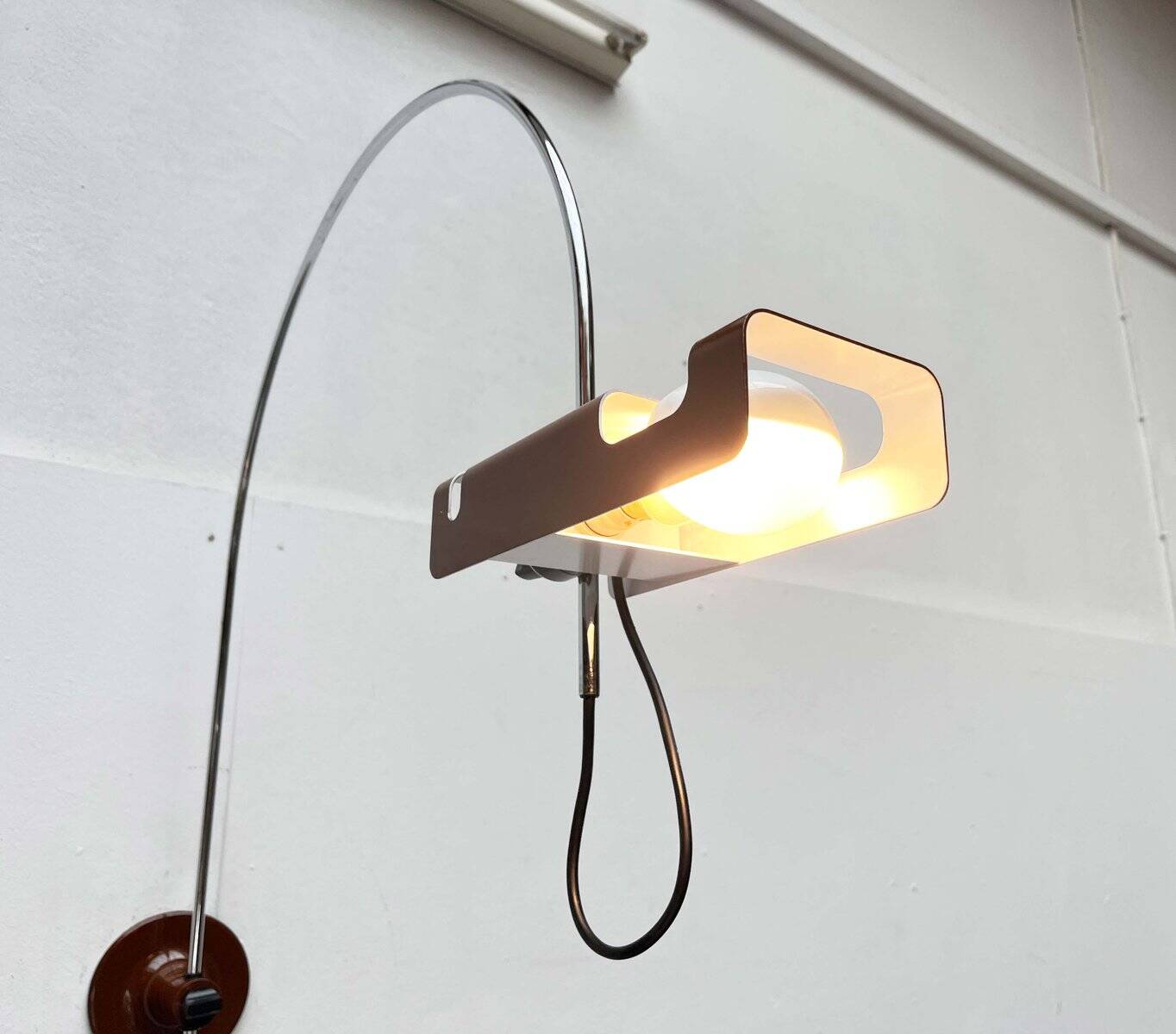 Mid-Century Modern Italian Space Arc Spider Wall Lamp by Joe Colombo for Oluce, 1960s