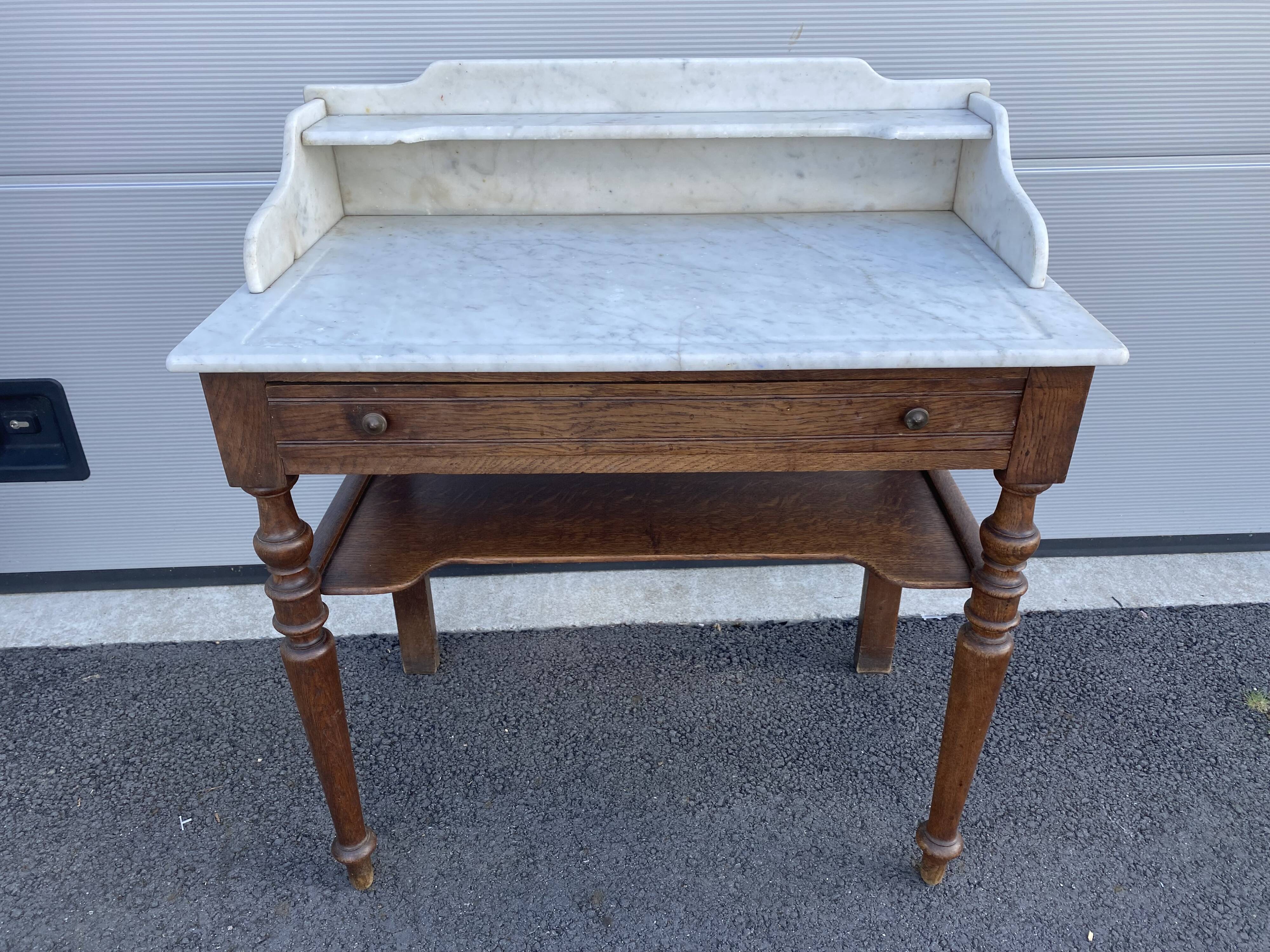 Dressing table Toilet table with white marble