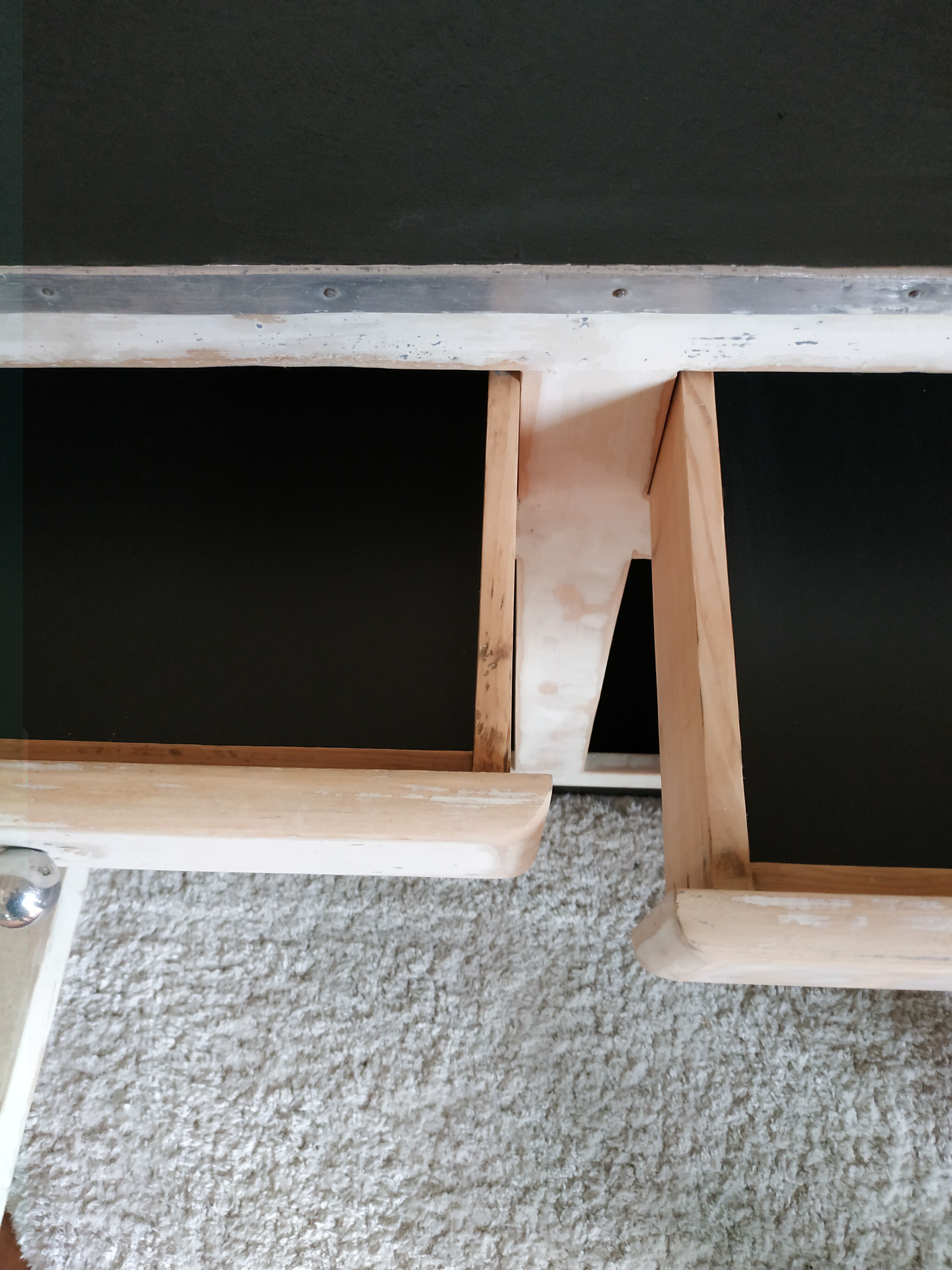 Buffet mado low patinated renovated concrete tray