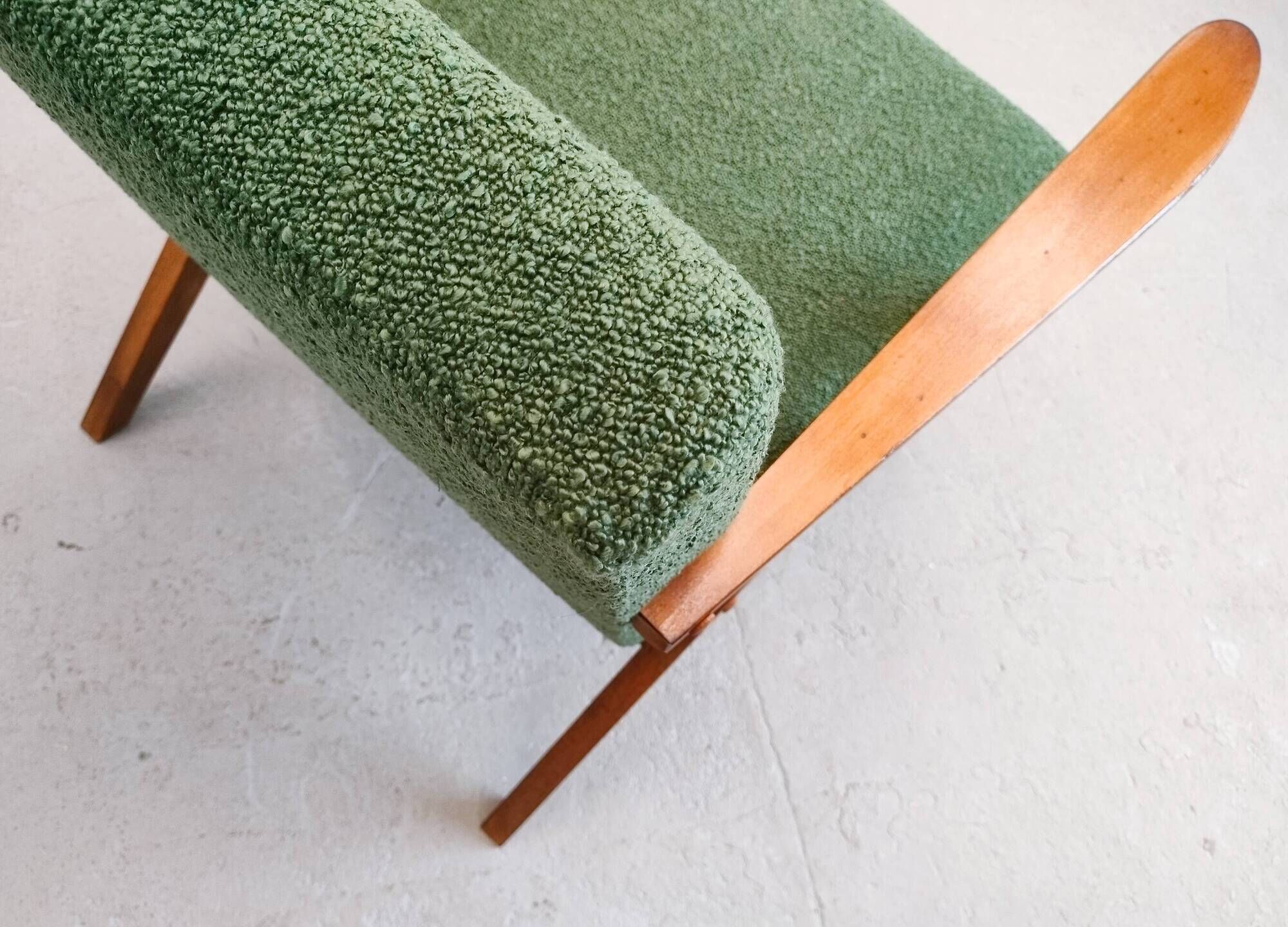Mid-Century Model B 310 Var Easy Chair in Green Bouclé, 1960s