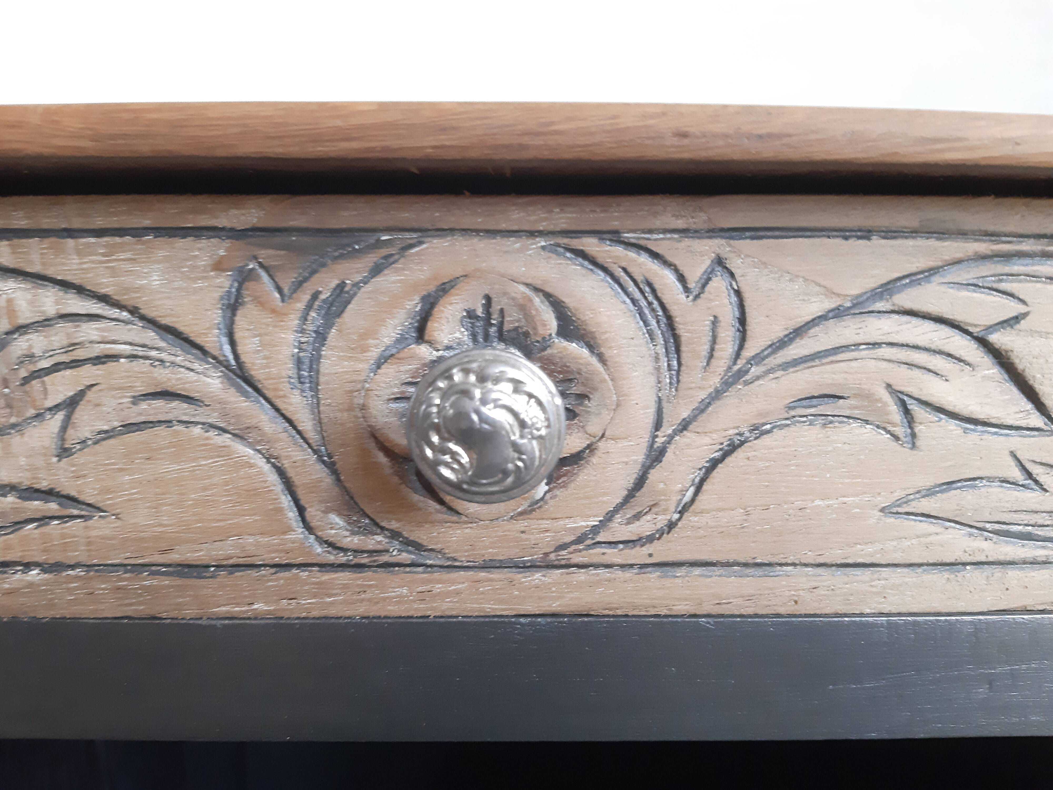 Bedside table/ Side cabinet