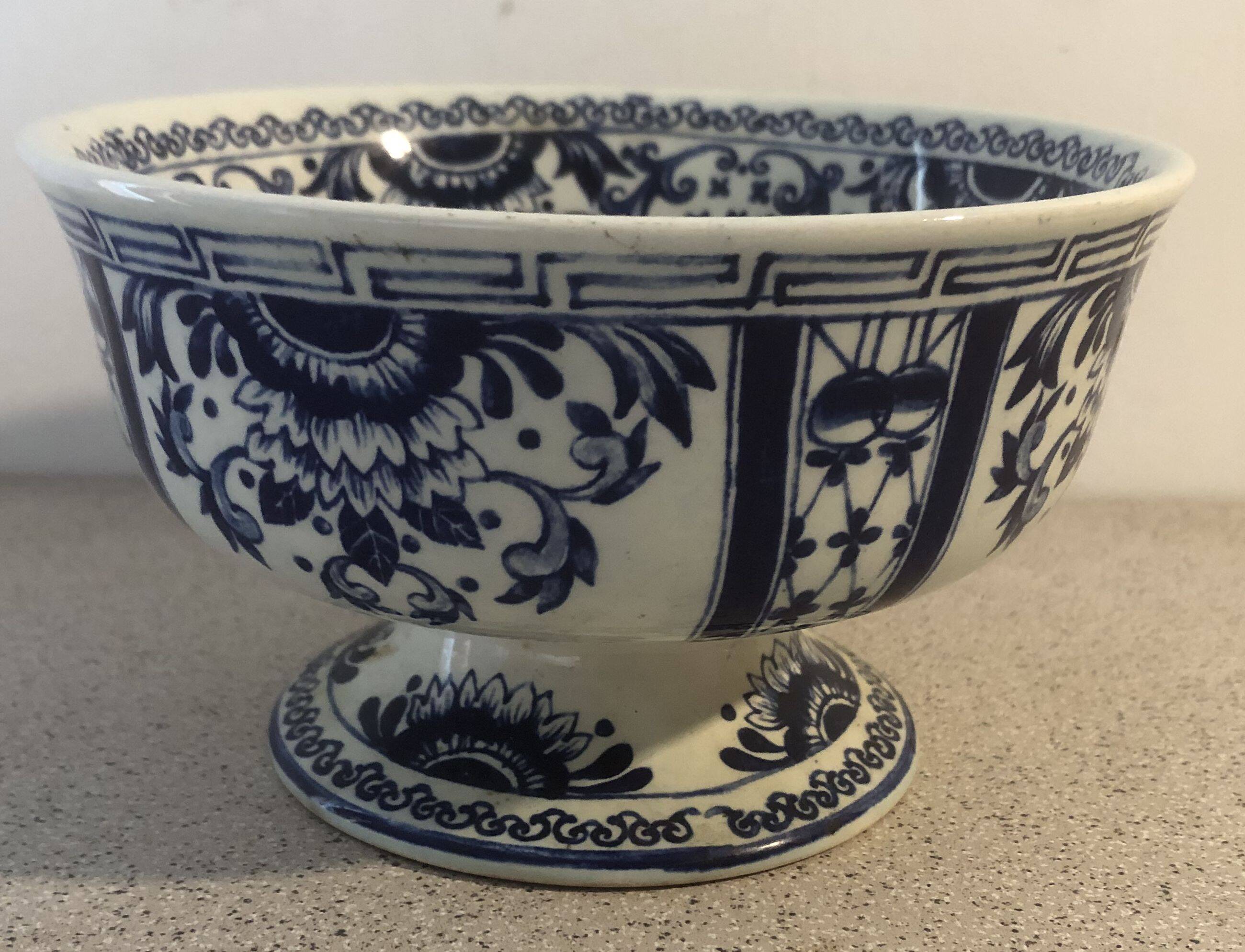 Small fruit bowl in Boch Amsterdam porcelain