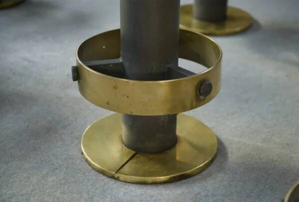 6 tabourets en acier et laiton 1980