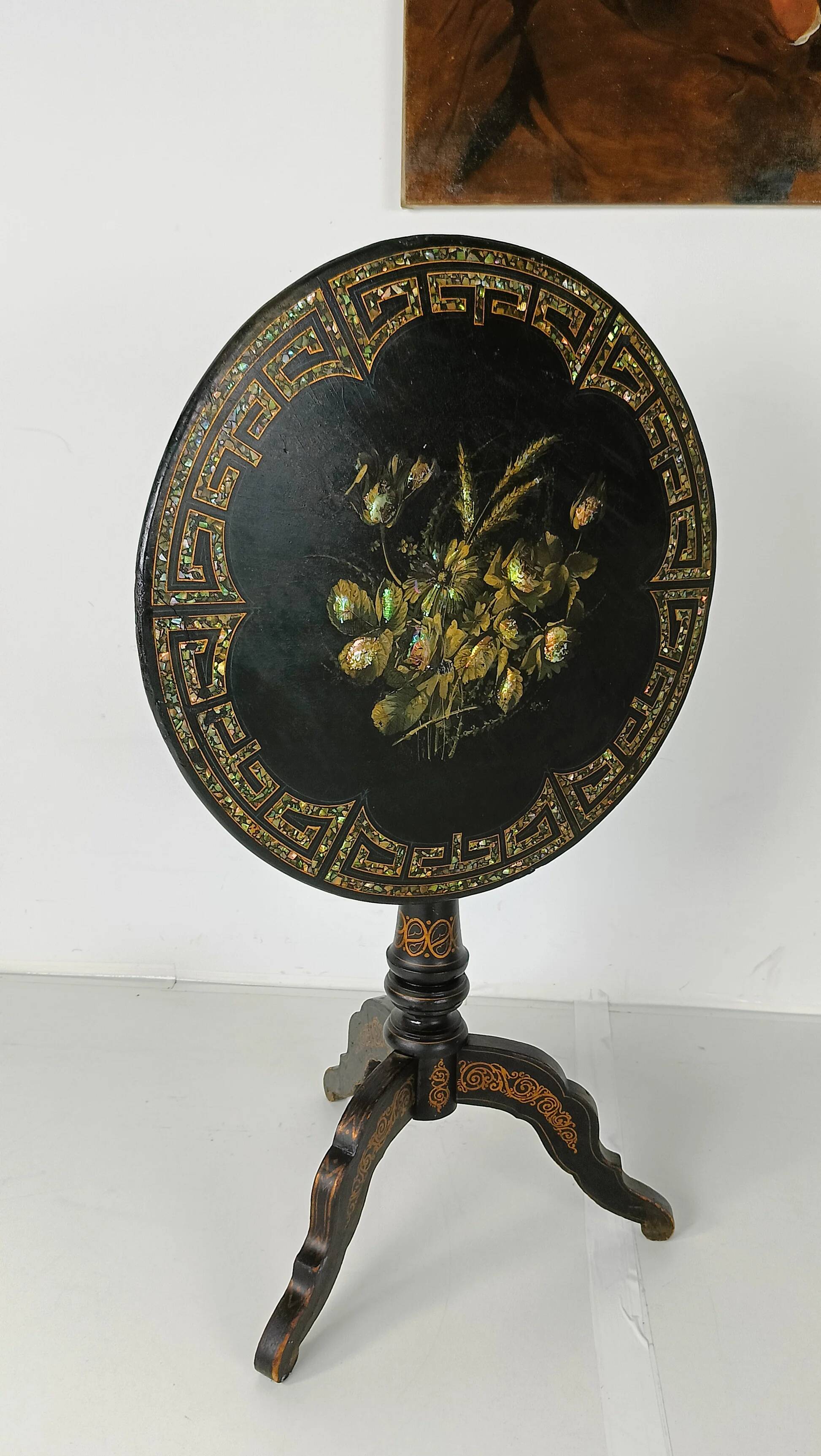 Astonishing Napoleon III tip-top table