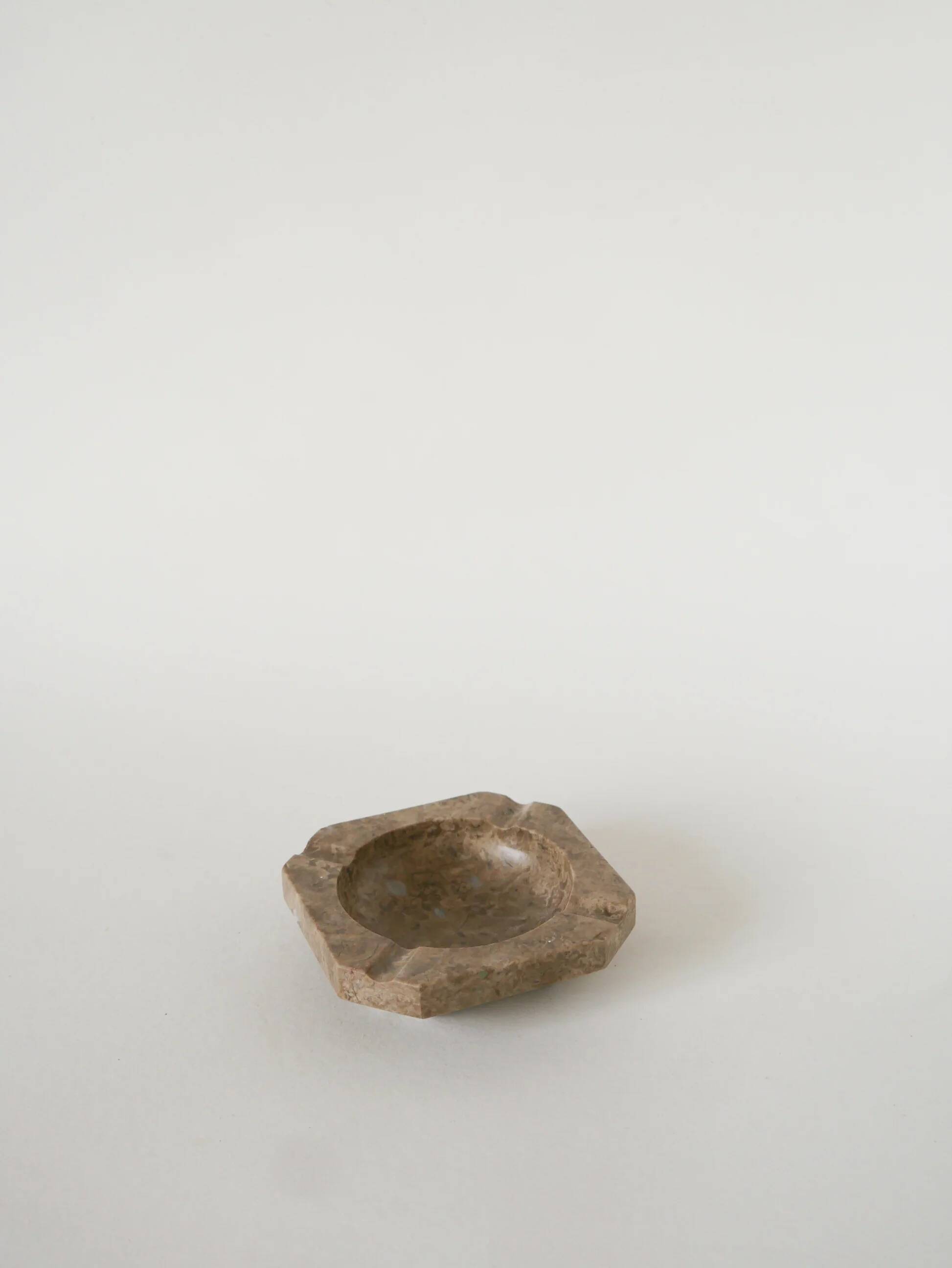 Cendrier en marbre, forme hexagonale, gris, 1970