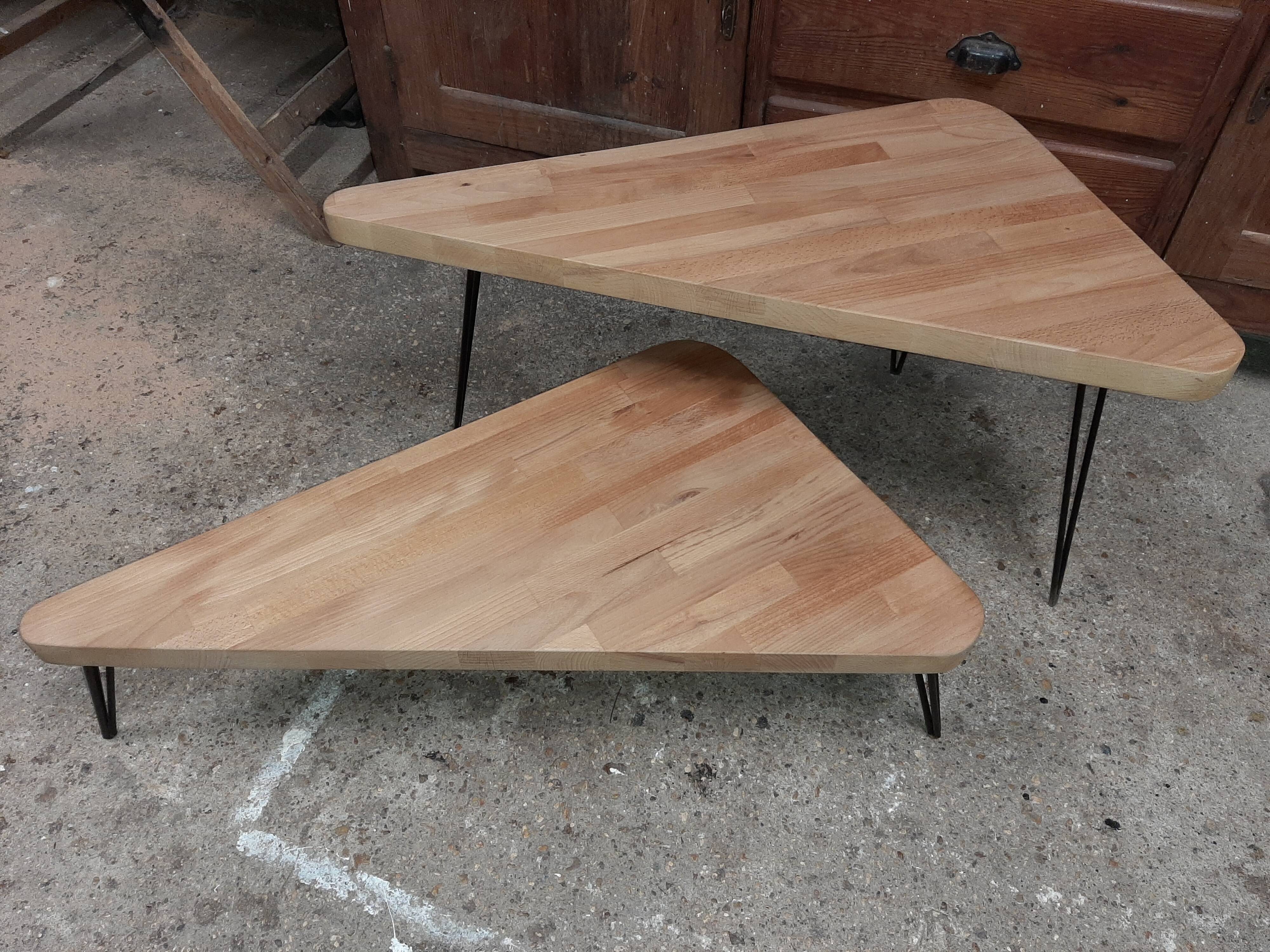 Duo of pull-out coffee tables
