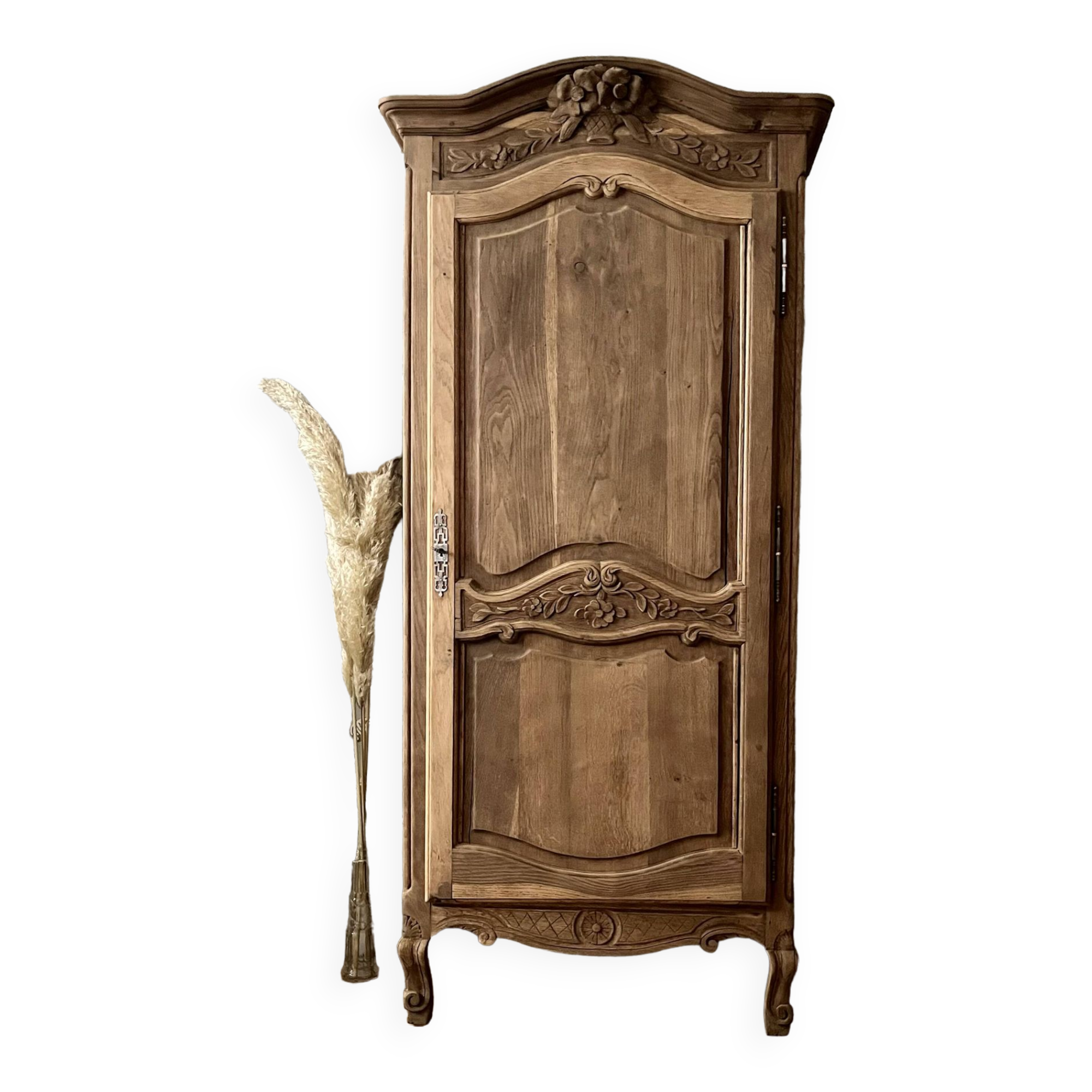 Armoire bonnetière en chêne (rénovée)
