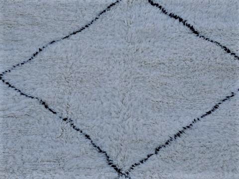 Moroccan berber carpet beni ouarain 370x250 cm