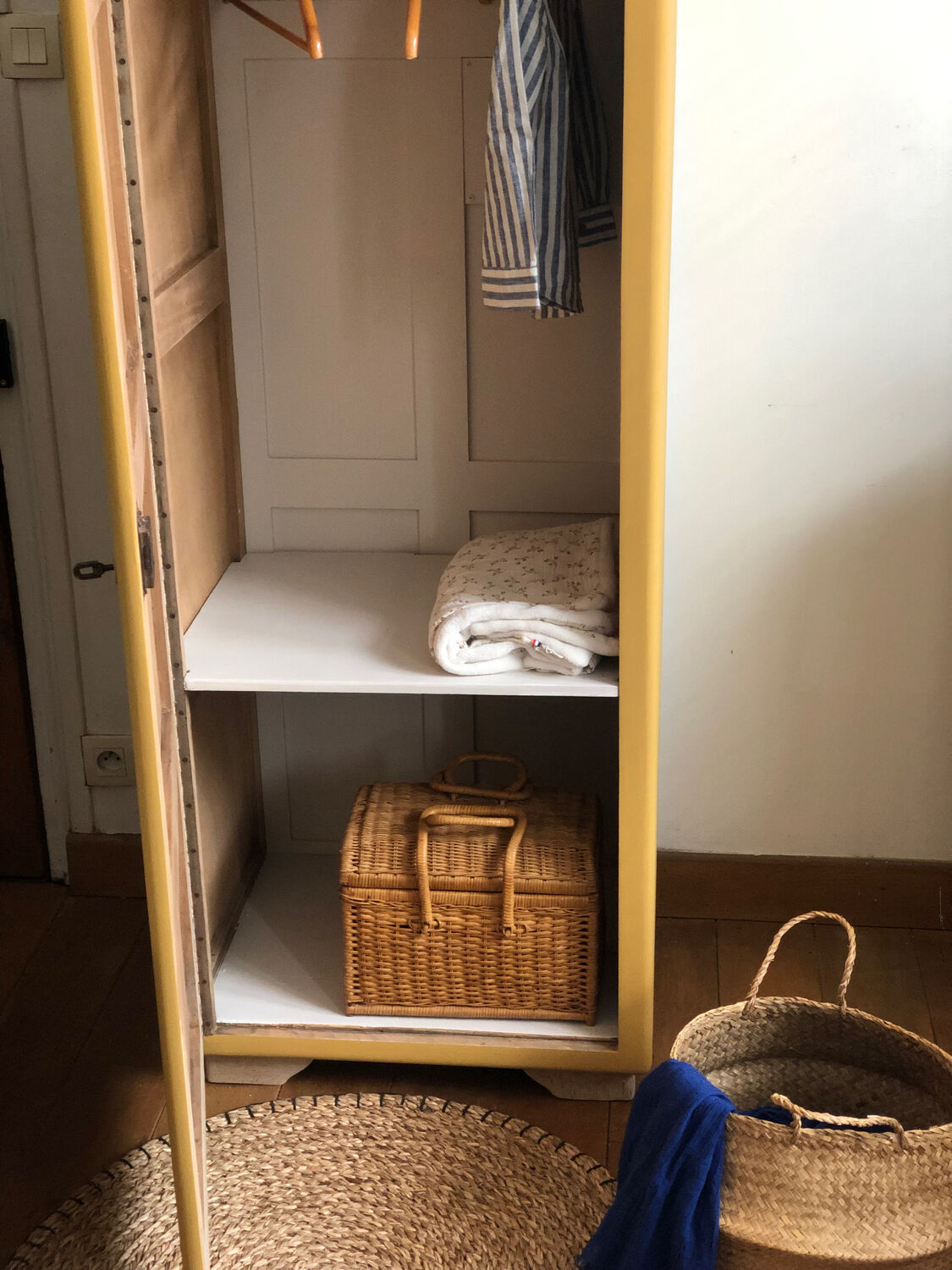 Vintage wardrobe with 1 door in Mado style