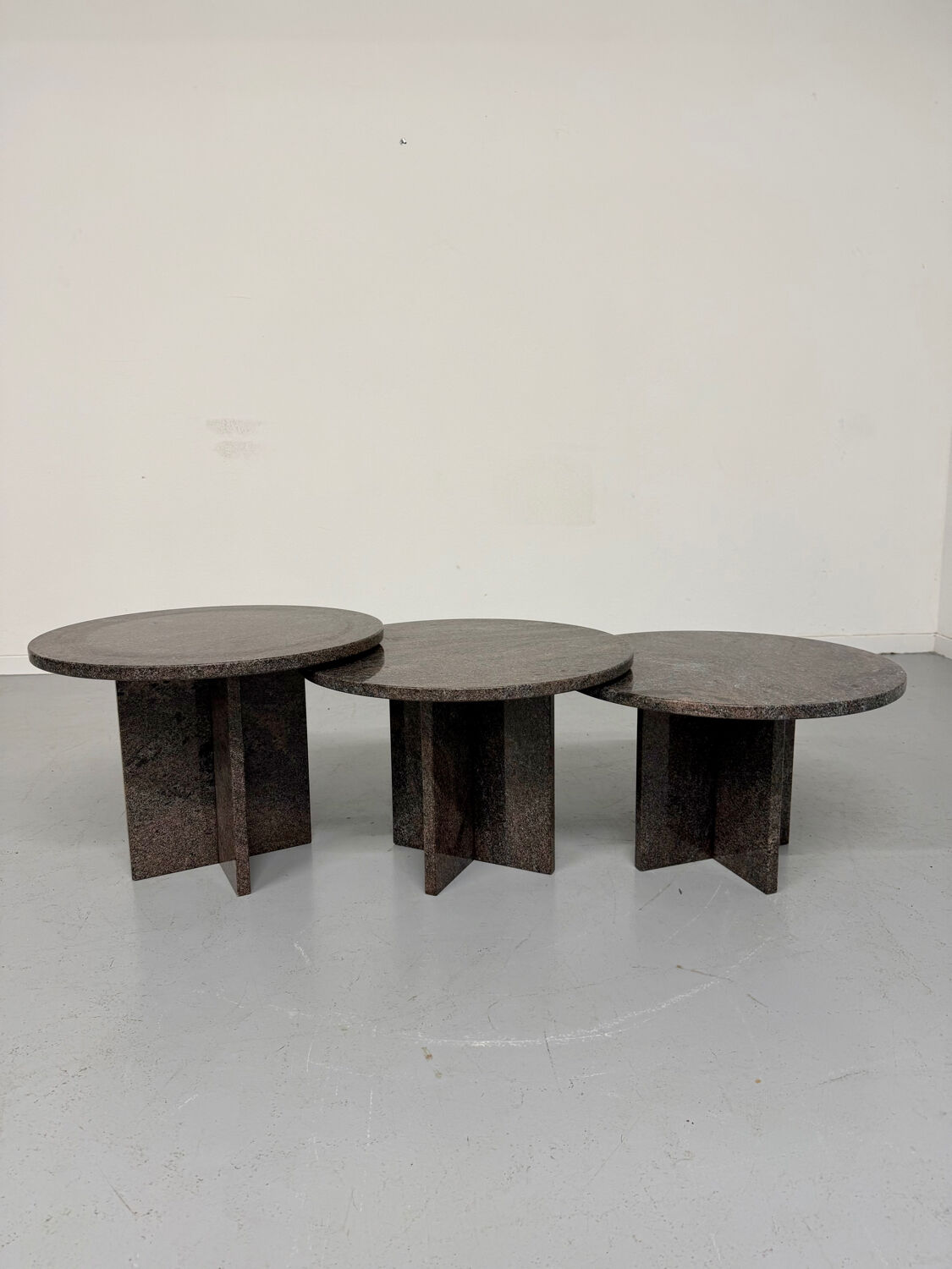 Vintage 1970s design round granite nesting coffee table with 3 elements.