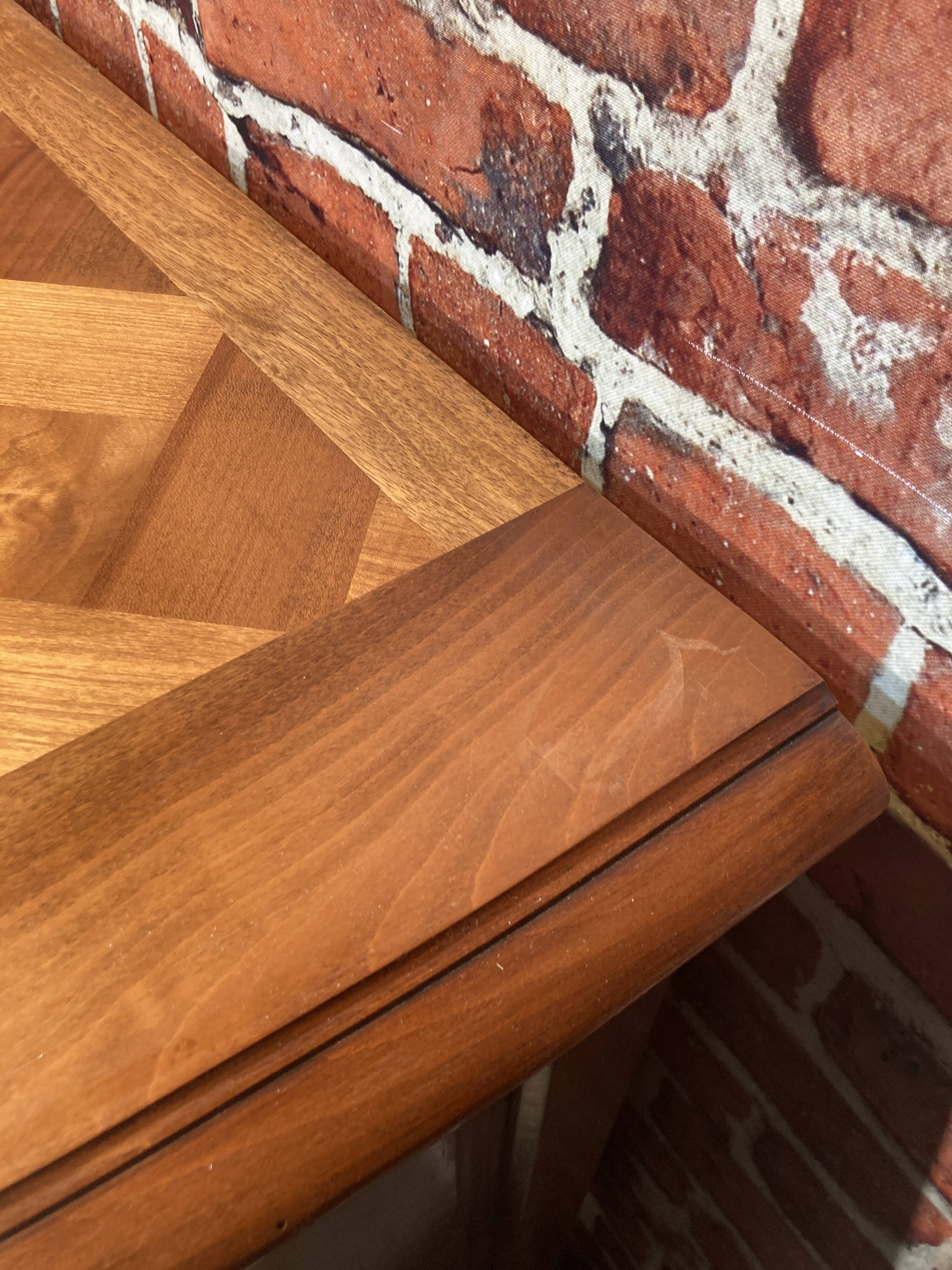 Louis XV style sideboard, 3 doors with lock, glass top.