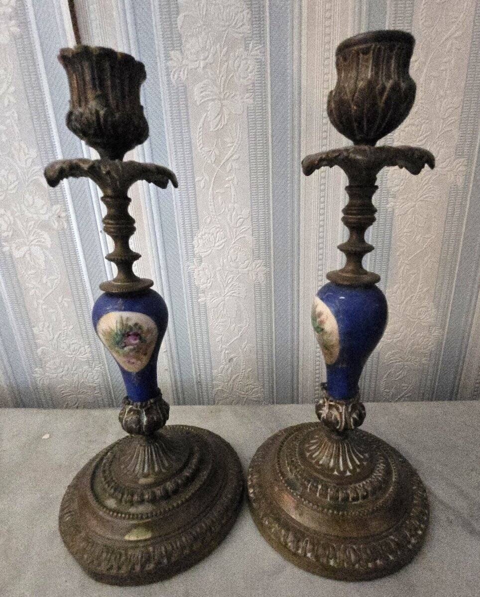 Pair of antique candlesticks in brass, bronze, and Sèvres porcelain – Floral decoration –