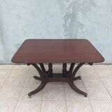 English drop-leaf table in mahogany from the 19th century.