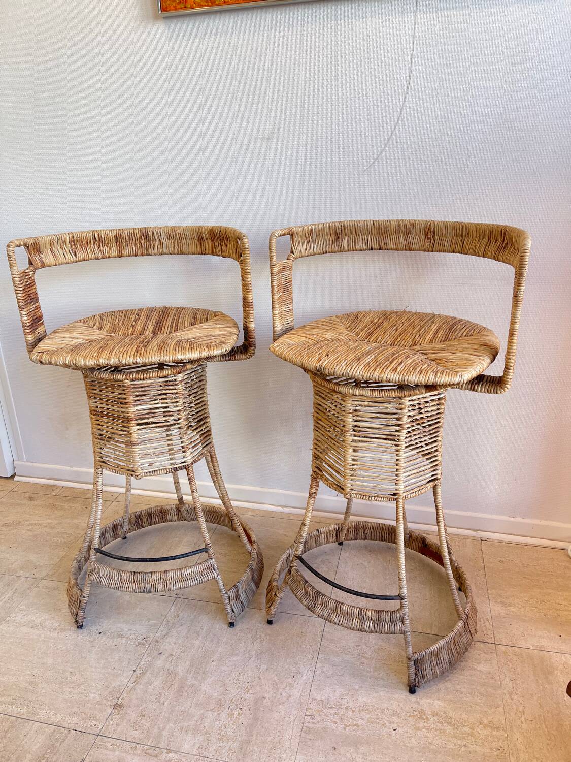 Paire Tabouret haut rotin – création Roger Coster, 1970