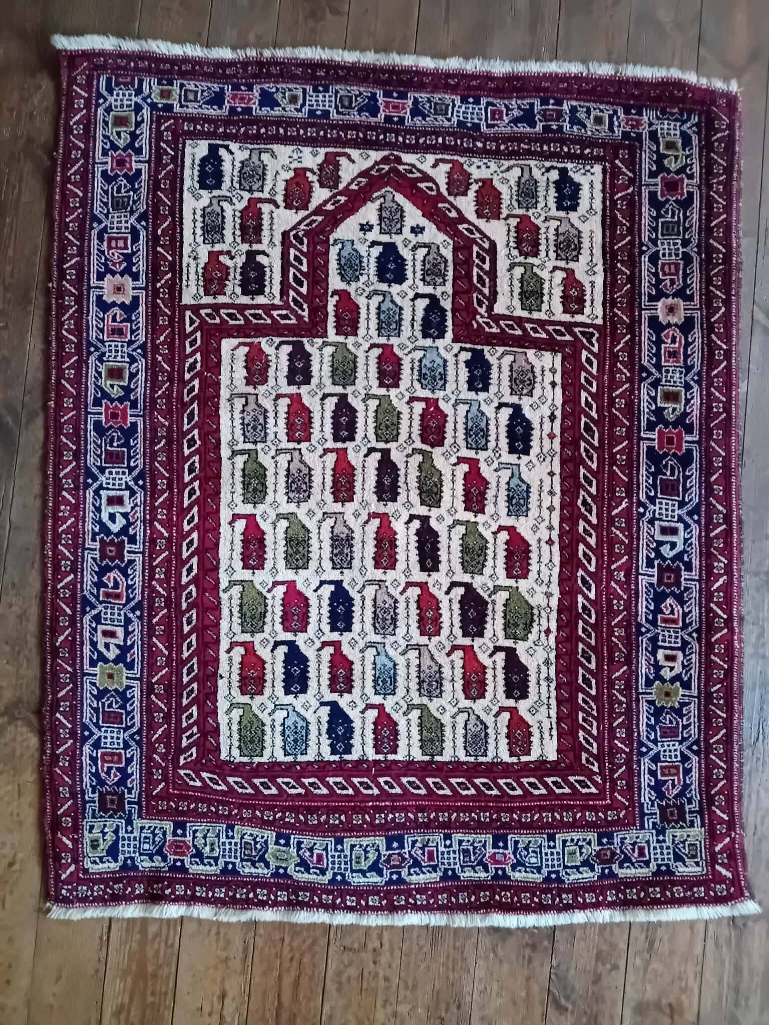 Tapis Persan Afshar fait main 138x112cm