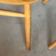 Paire de chaises scandinaves en bois clair