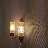 Ancienne applique danoise, avec double source de lumière, en bois de teck, verre de couleur ambre et laiton