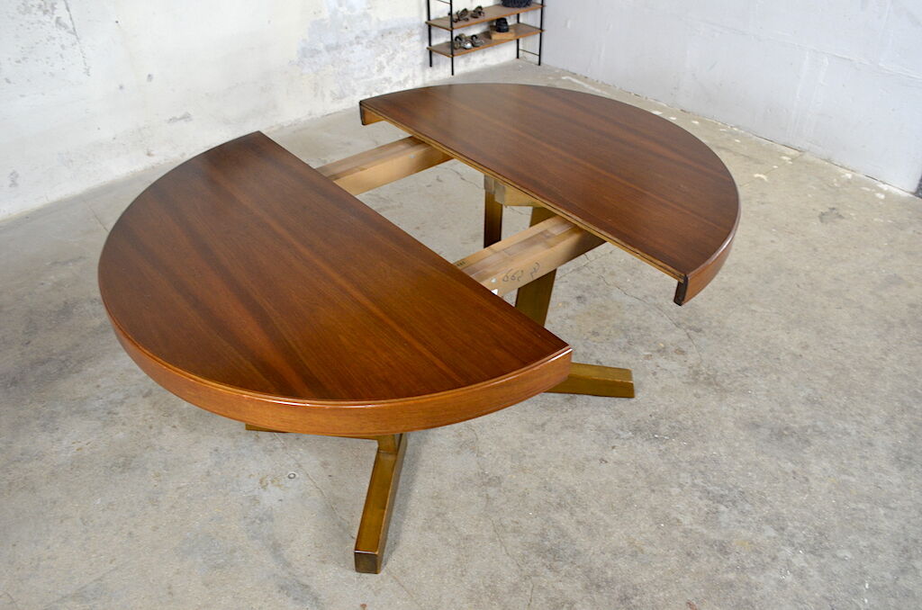 Vero meal table in vintage walnut 1960
