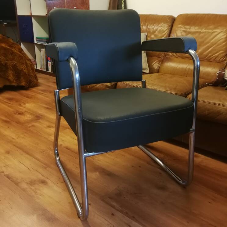 Roneo armchair, Nori model, gray leatherette, chrome tubes, very good general condition
