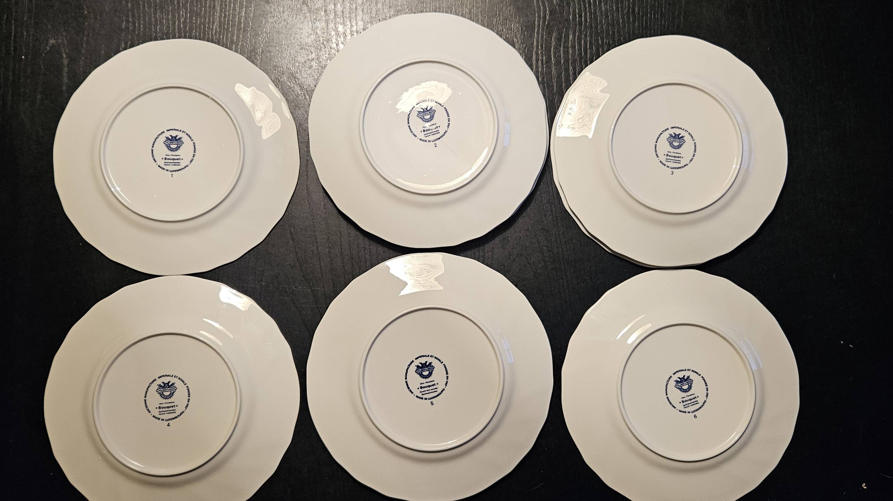 Set of 11 Villeroy and Boch Bouquet model dessert plates