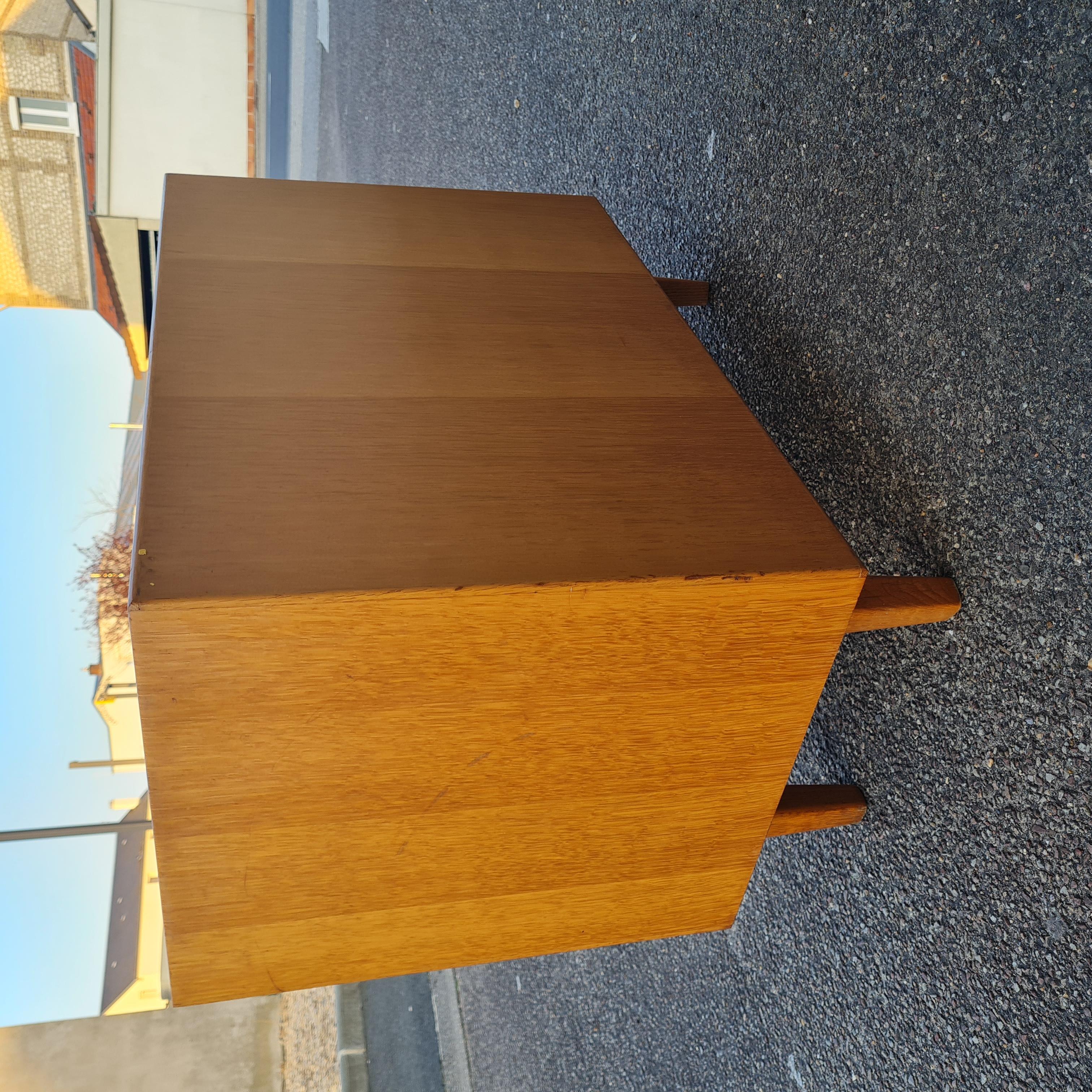 Burwood curtain buffet, 50s