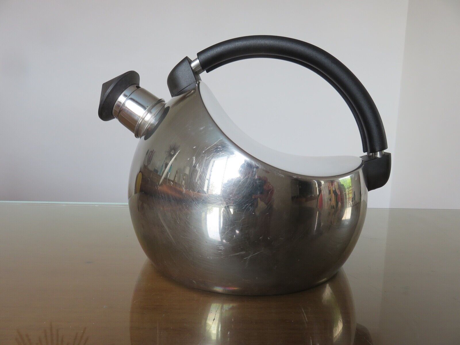 Design kettle Flavio Sambinelli for Carlo Giannini