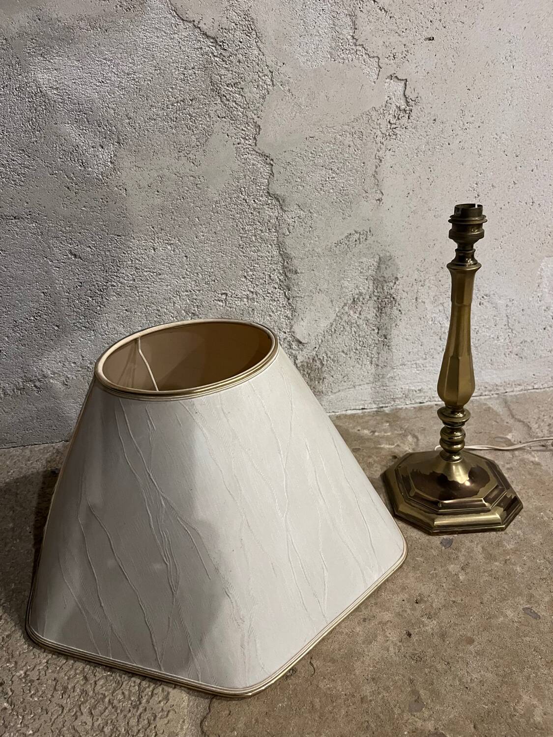 Vintage 1950s brass lamp