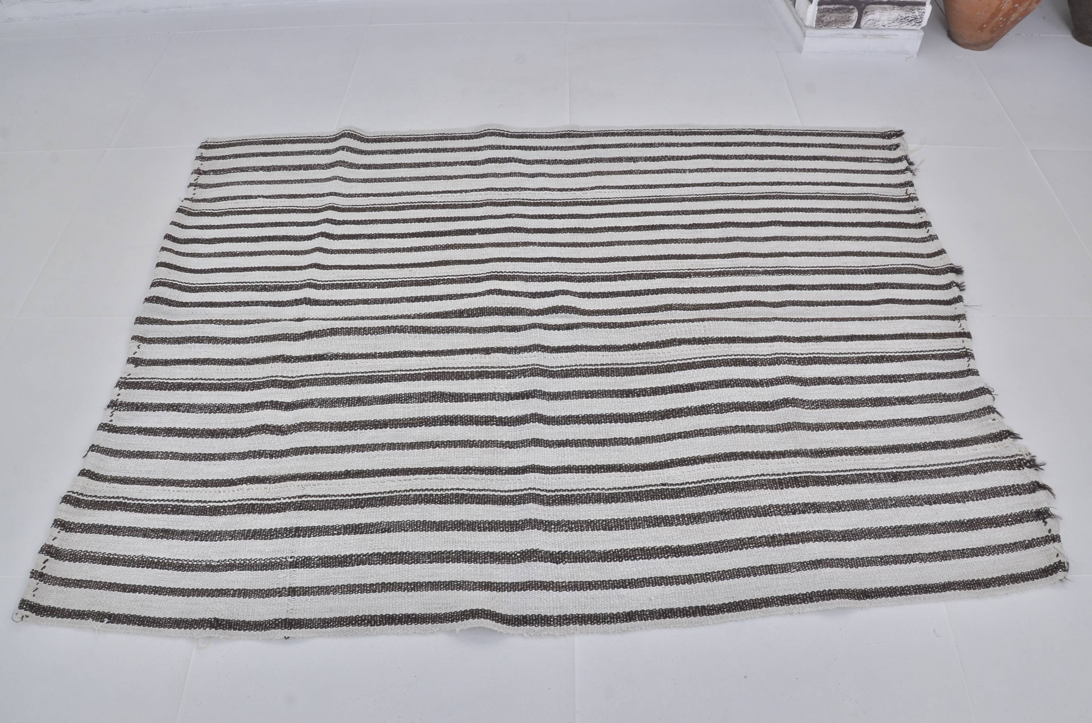 Neutral Vintage Oushak Hemp Kilim sku 3725