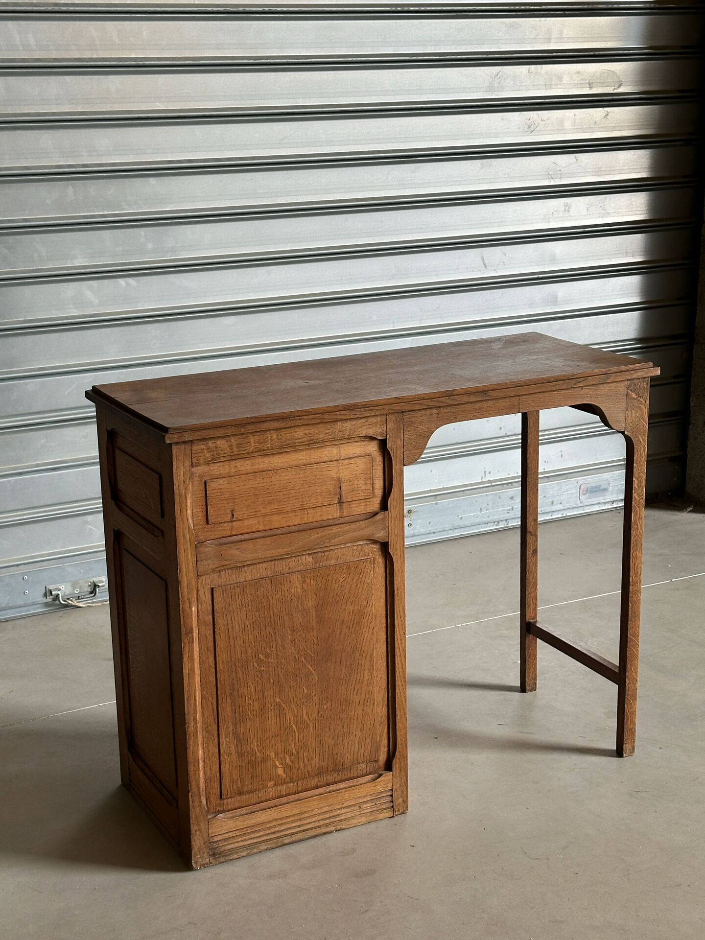 Small vintage desk from the 50s and 60s.