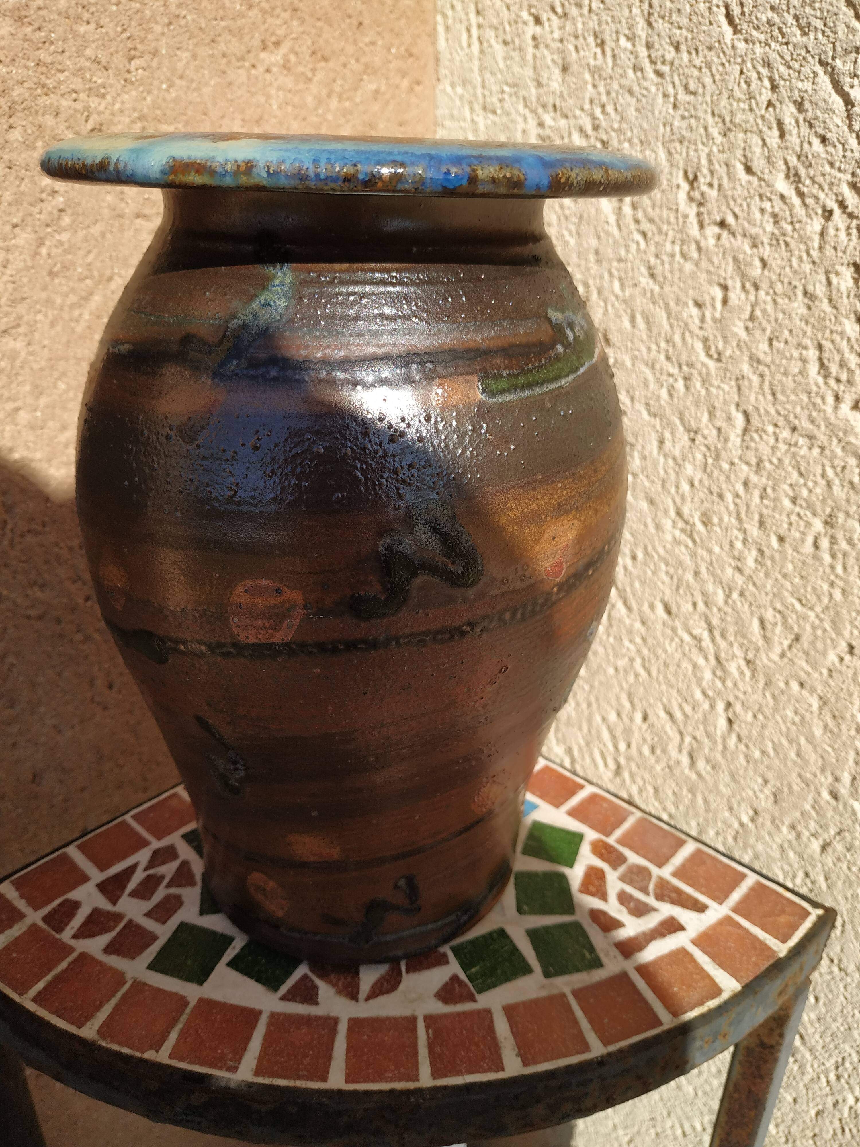 Sandstone vase with richard Dewar salt