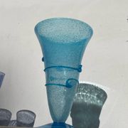Vase conique en verre bullé bleu turquoise