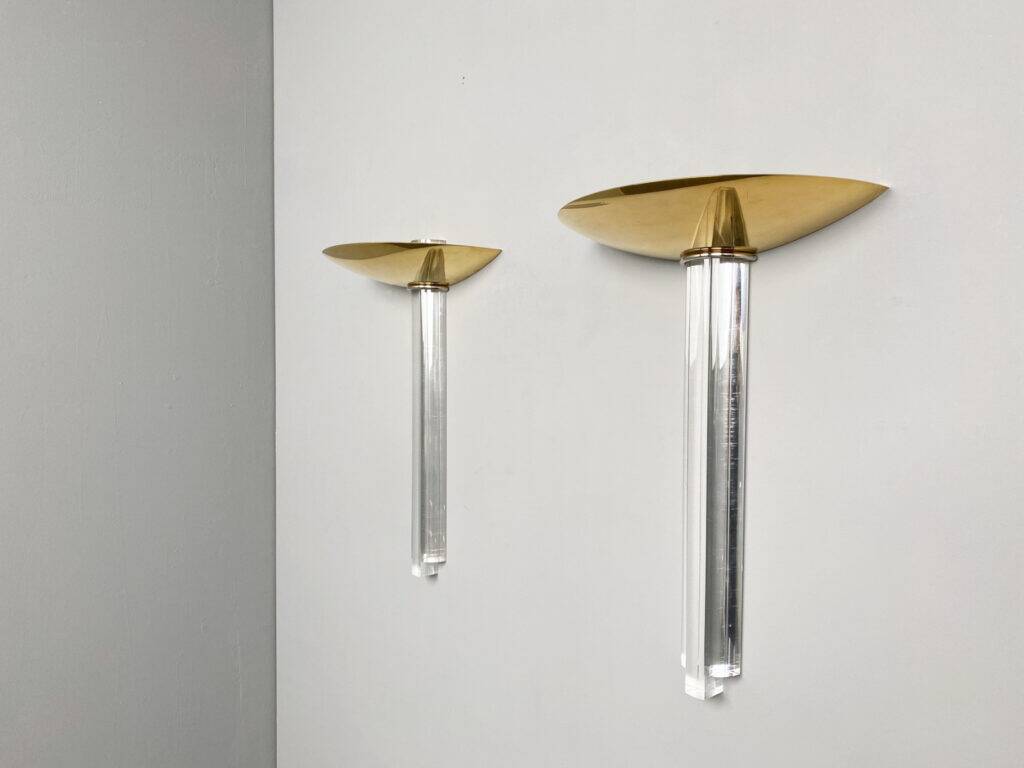 Paire d'appliques, laiton, verre acrylique, Italie, années 1980