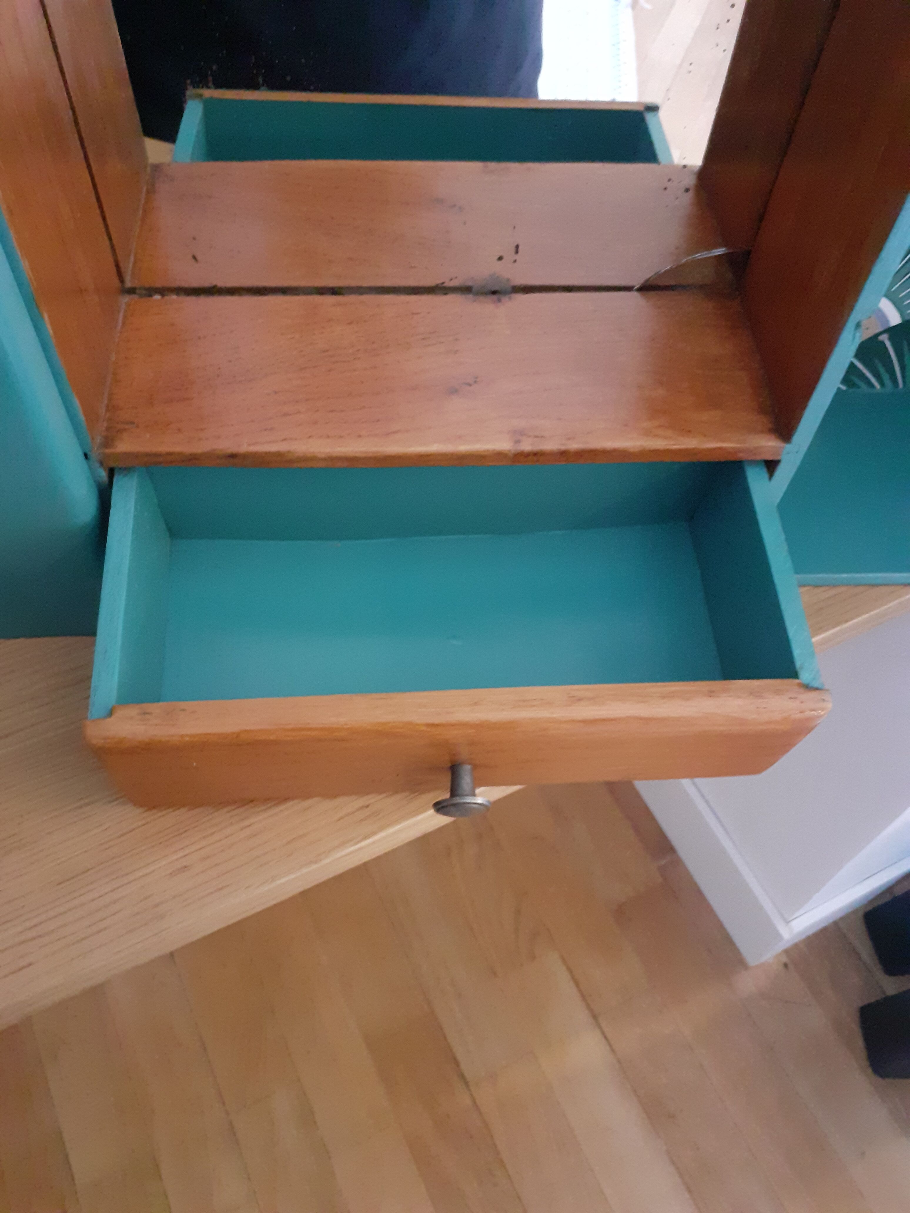 Wall cabinet of toilet